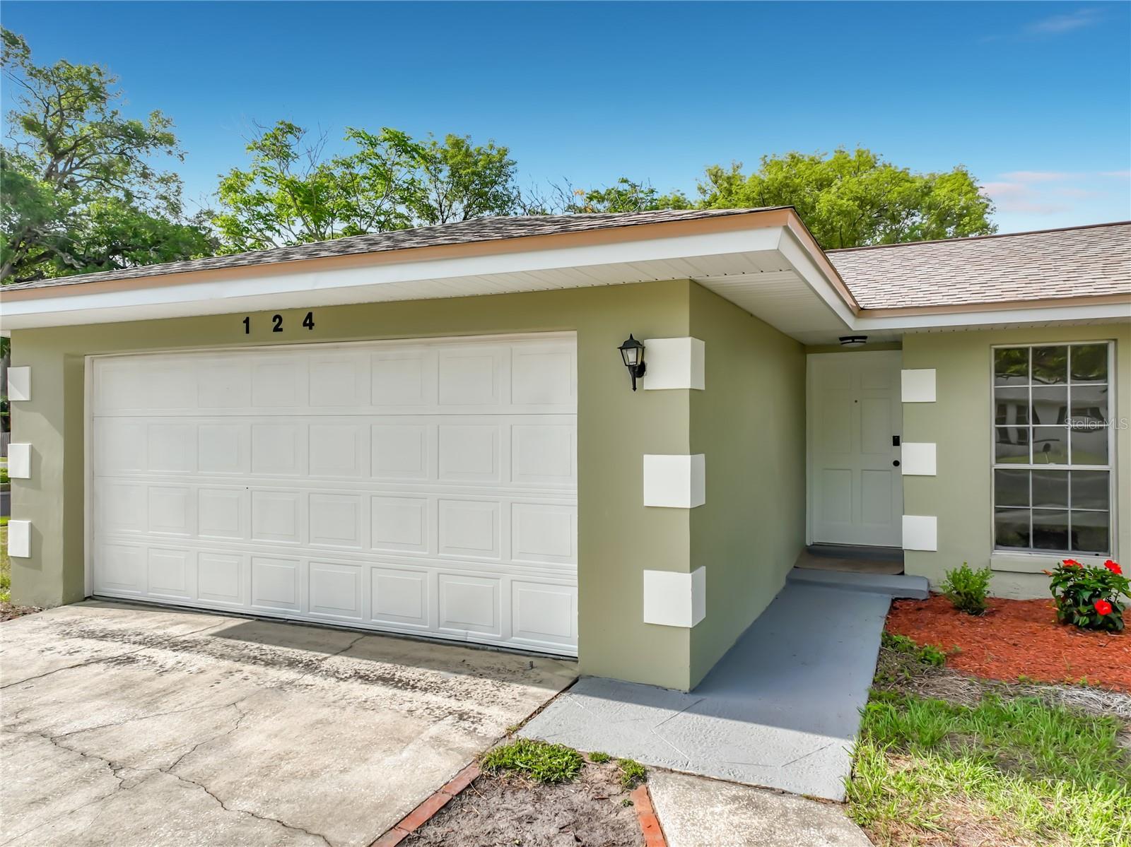 124 HOLLYHOCK DRIVE