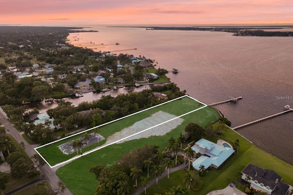 Photo of 3600 Riverview Boulevard, Bradenton, FL 34205 (MLS # A4656445)