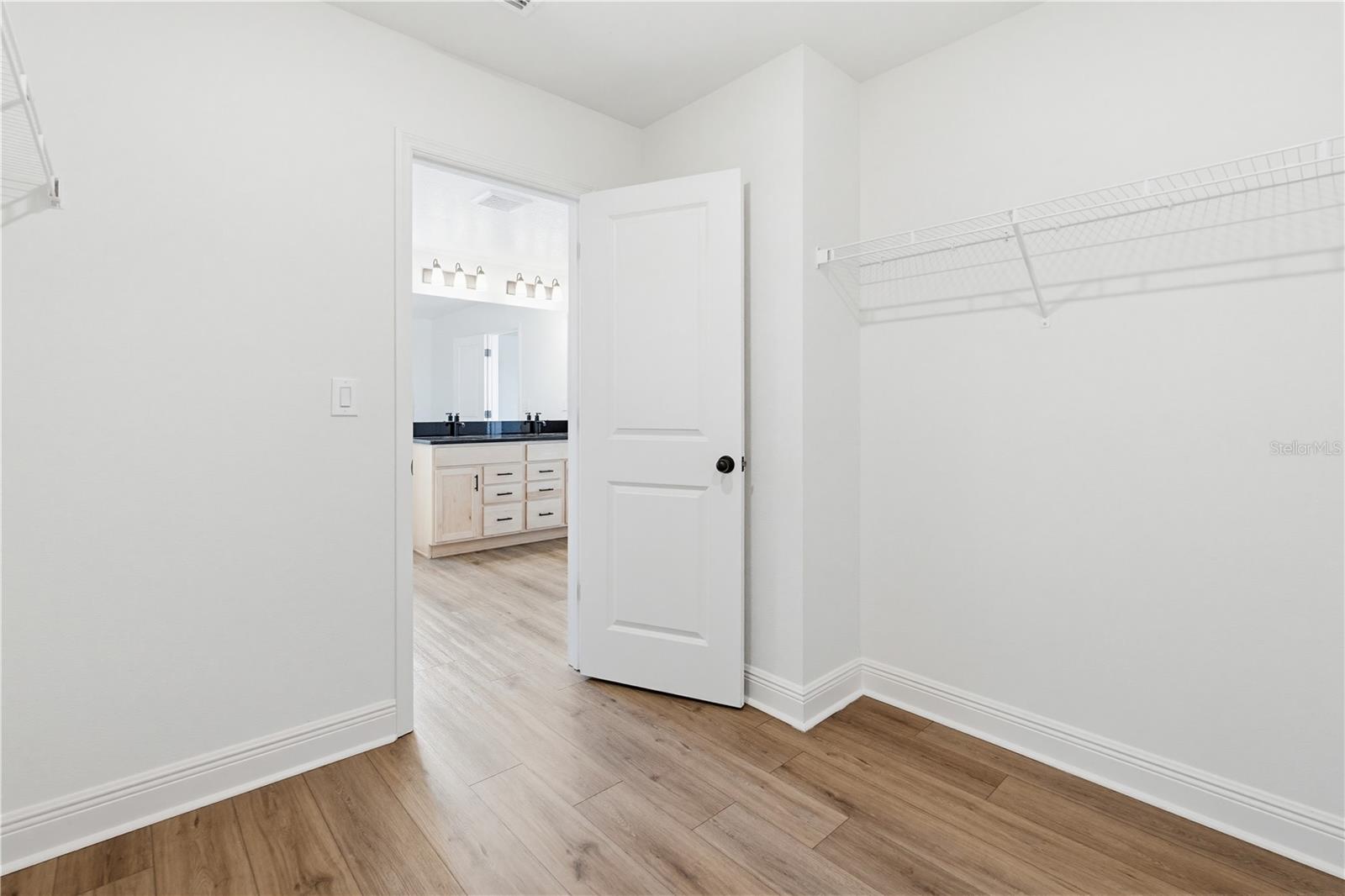 SAWGRASS LAKES PH I-III - Residential