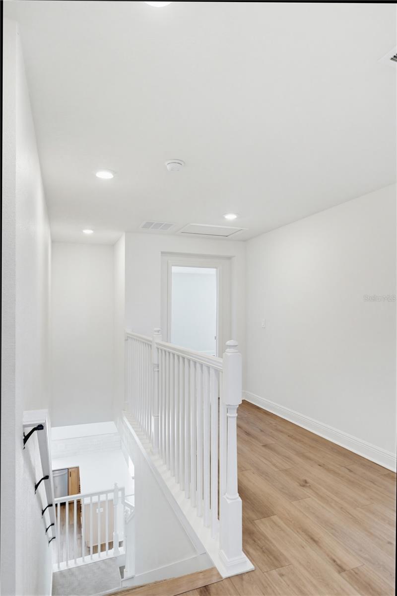 SAWGRASS LAKES PH I-III - Residential