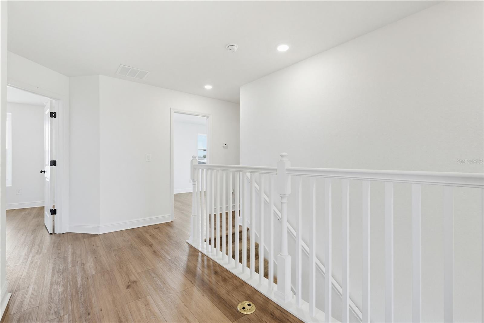 SAWGRASS LAKES PH I-III - Residential