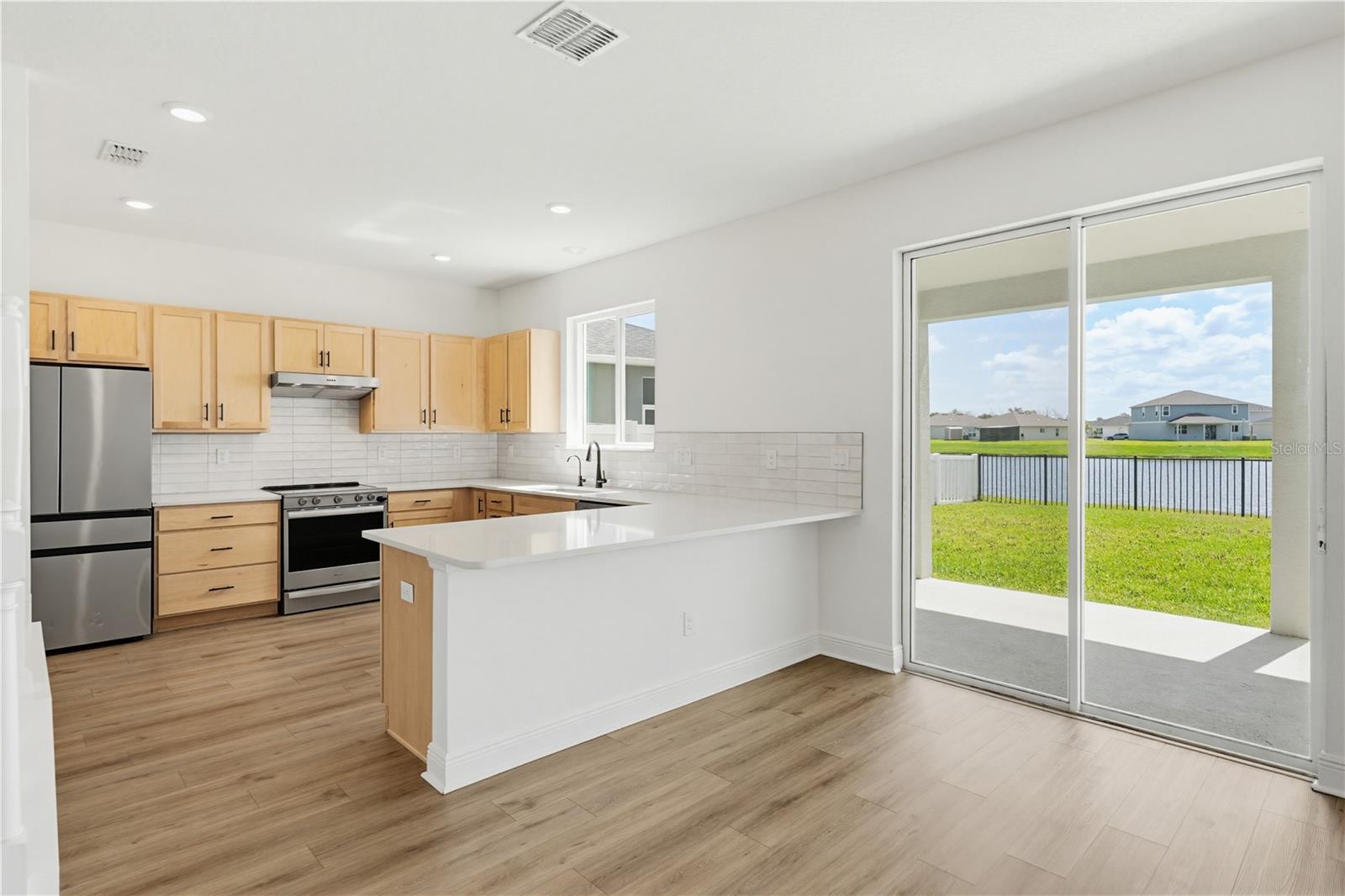 SAWGRASS LAKES PH I-III - Residential