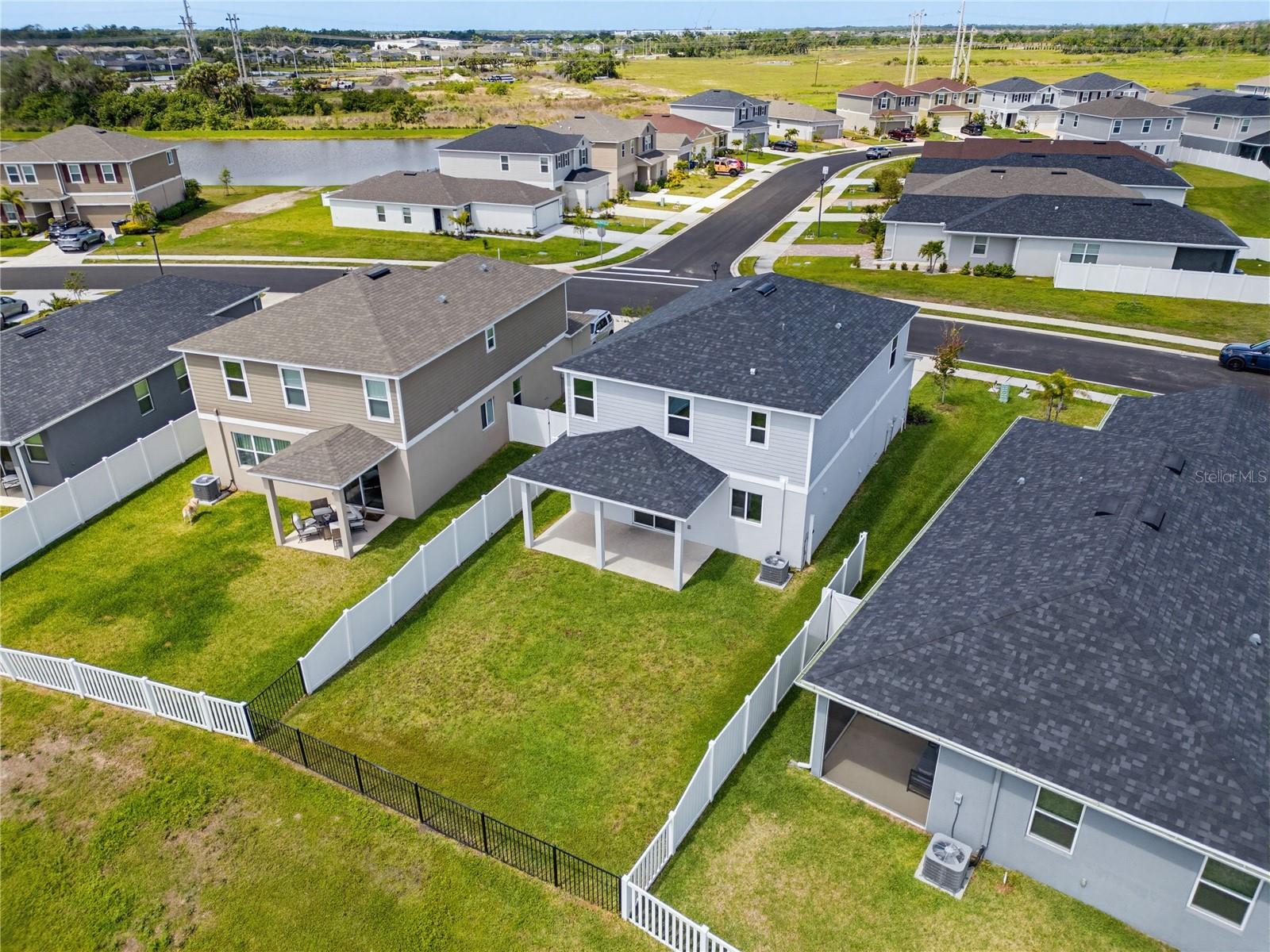 9395 SANDY BLUFFS CIRCLE