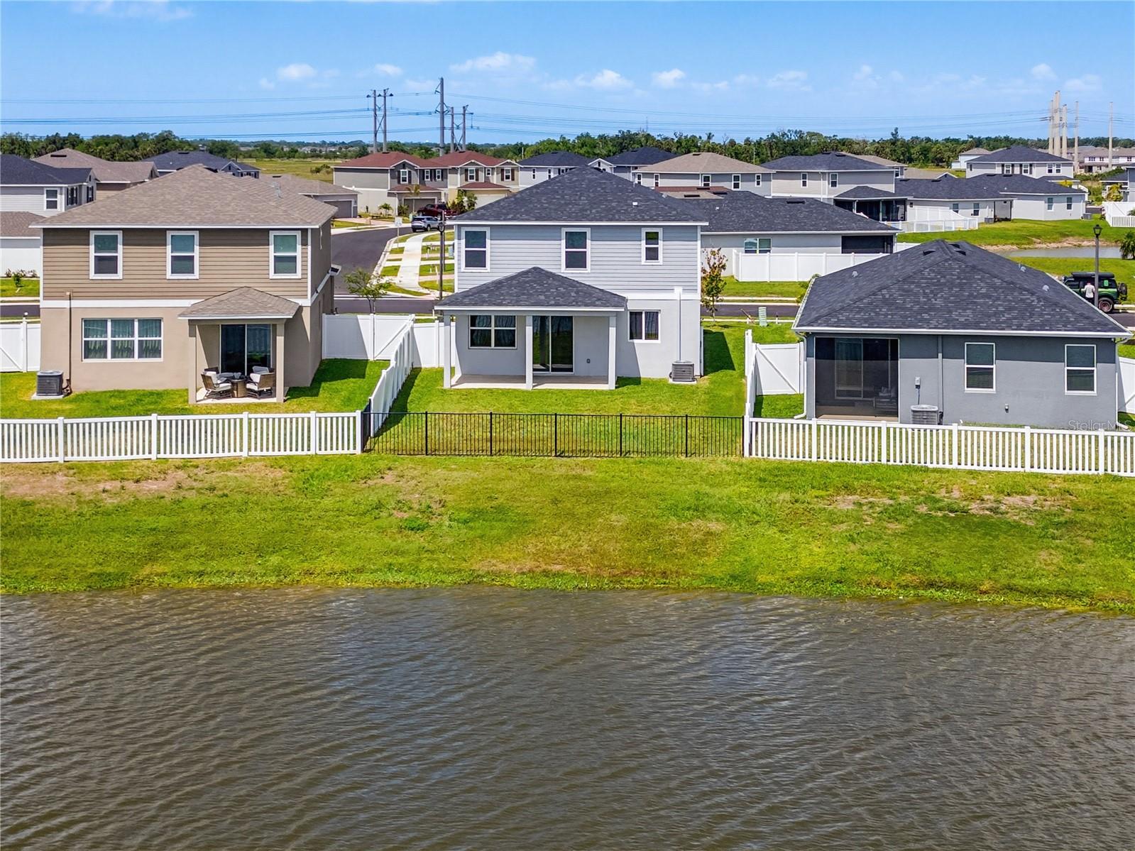 SAWGRASS LAKES PH I-III - Residential