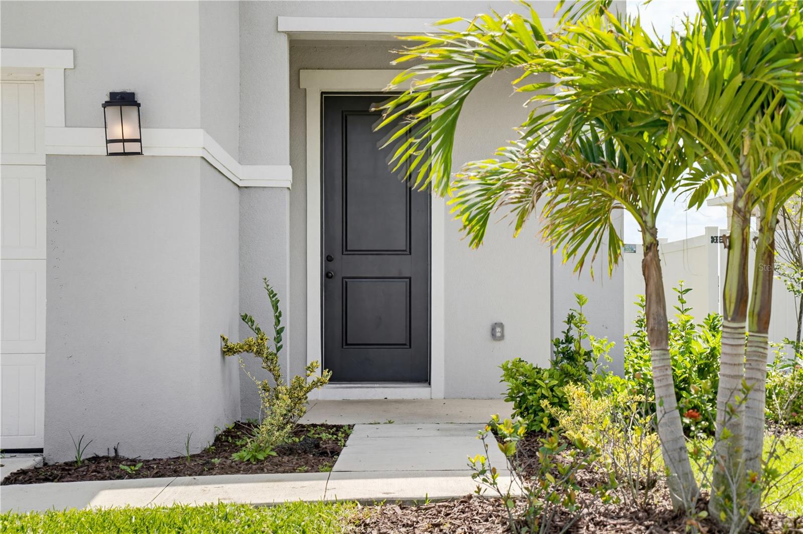 SAWGRASS LAKES PH I-III - Residential