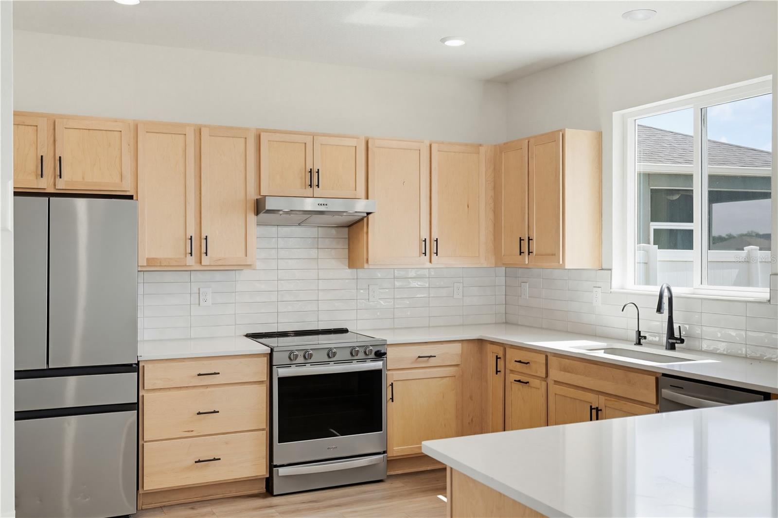 SAWGRASS LAKES PH I-III - Residential