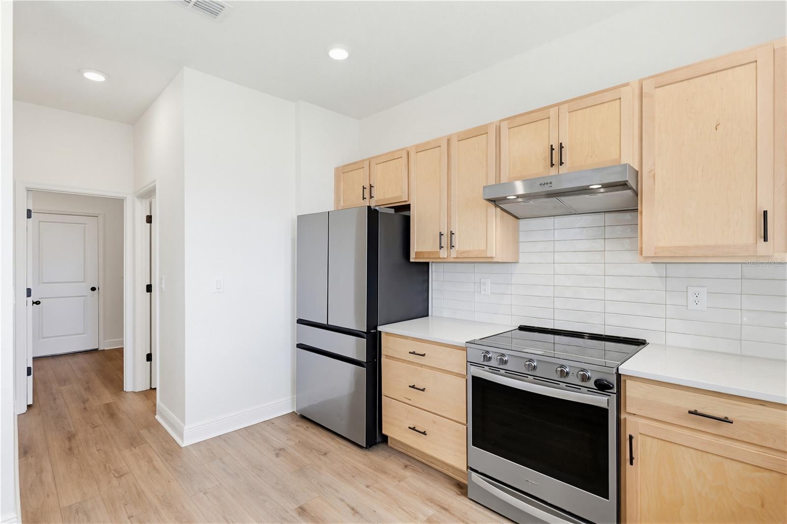 SAWGRASS LAKES PH I-III - Residential