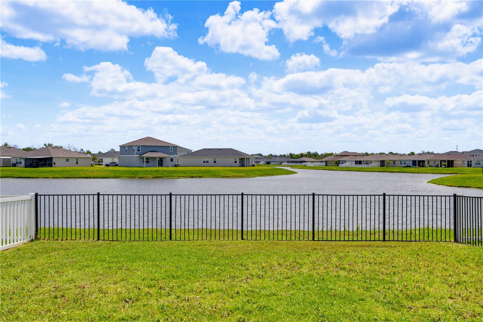 9395 SANDY BLUFFS CIRCLE