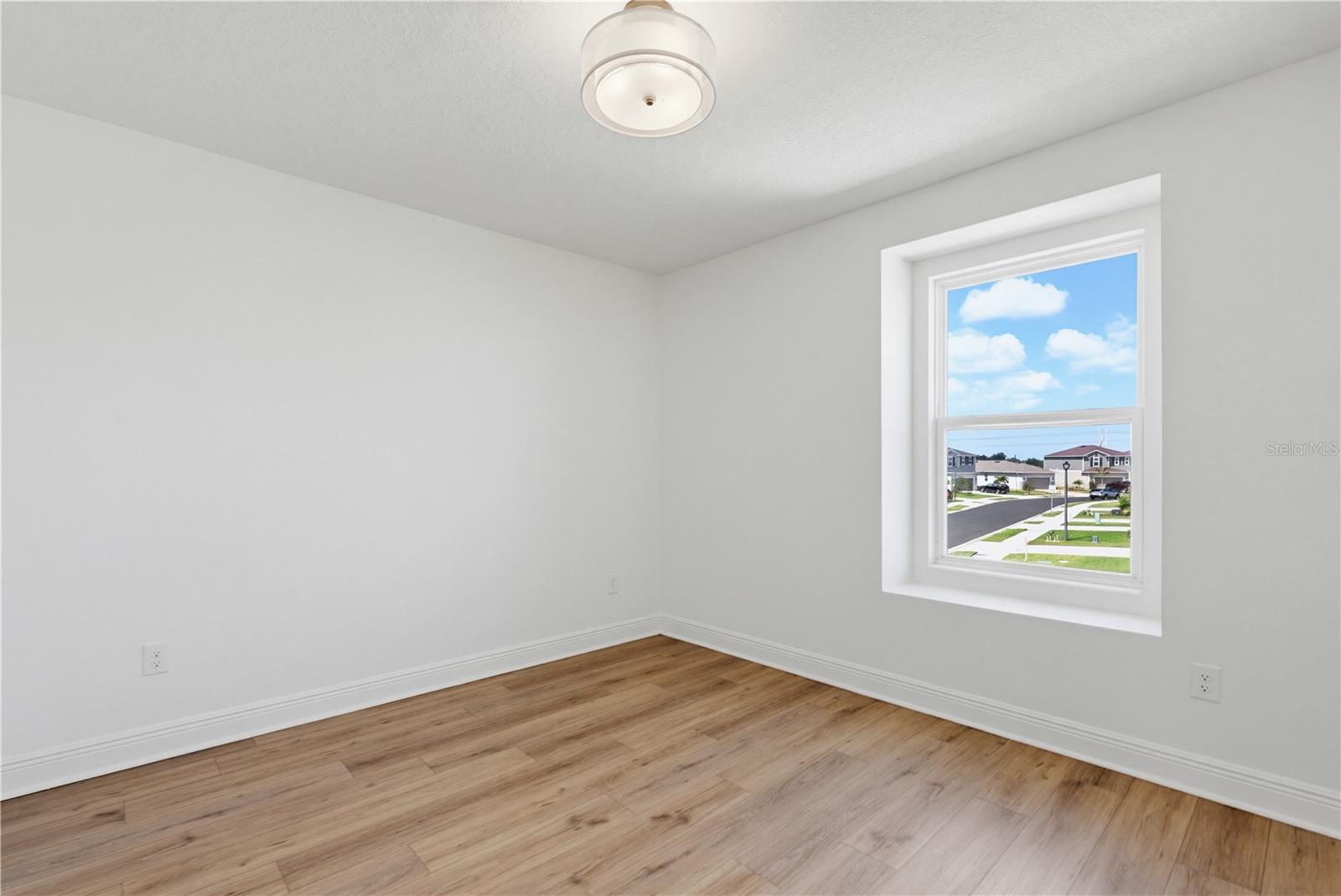 SAWGRASS LAKES PH I-III - Residential