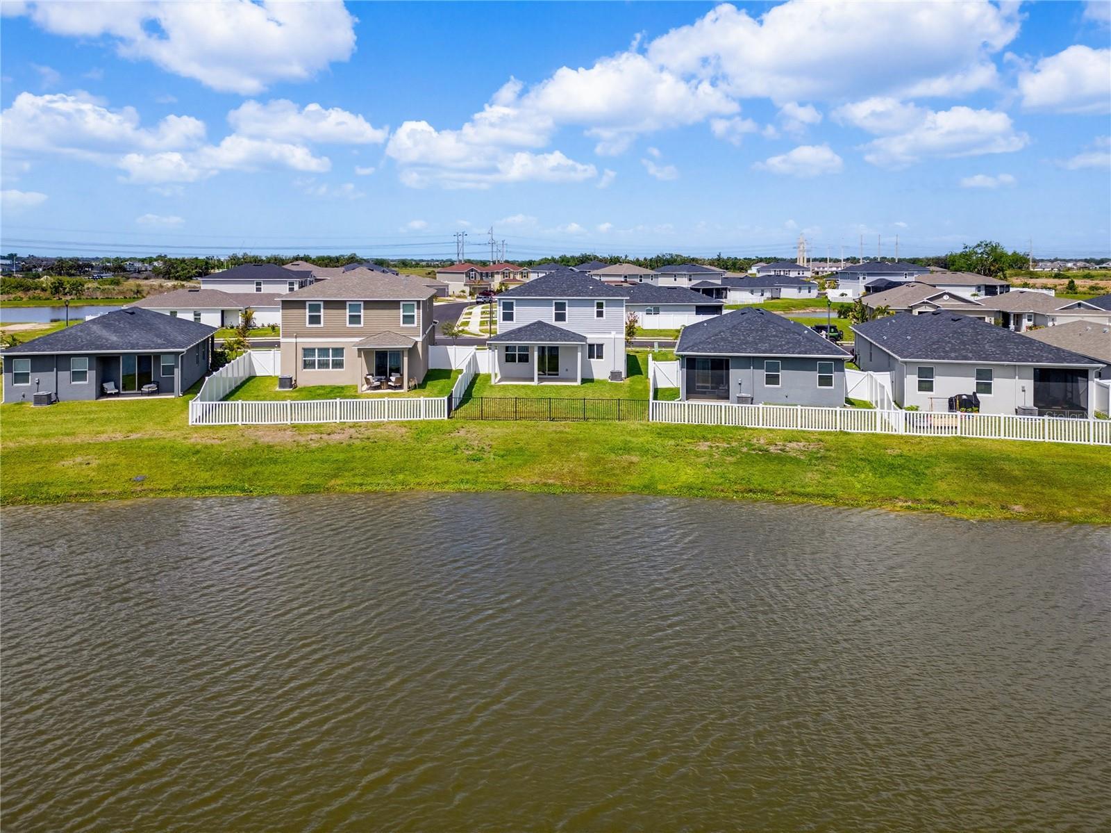SAWGRASS LAKES PH I-III - Residential