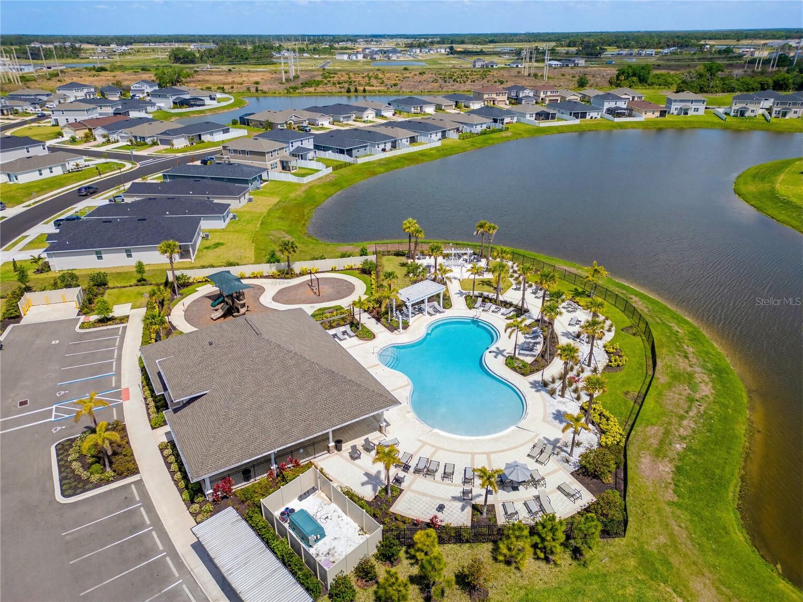 9395 SANDY BLUFFS CIRCLE