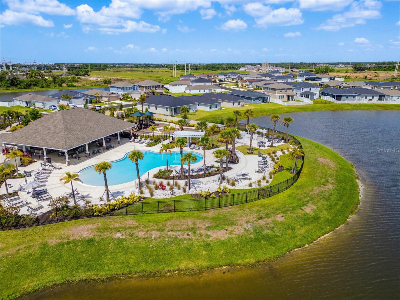 SAWGRASS LAKES PH I-III - Residential