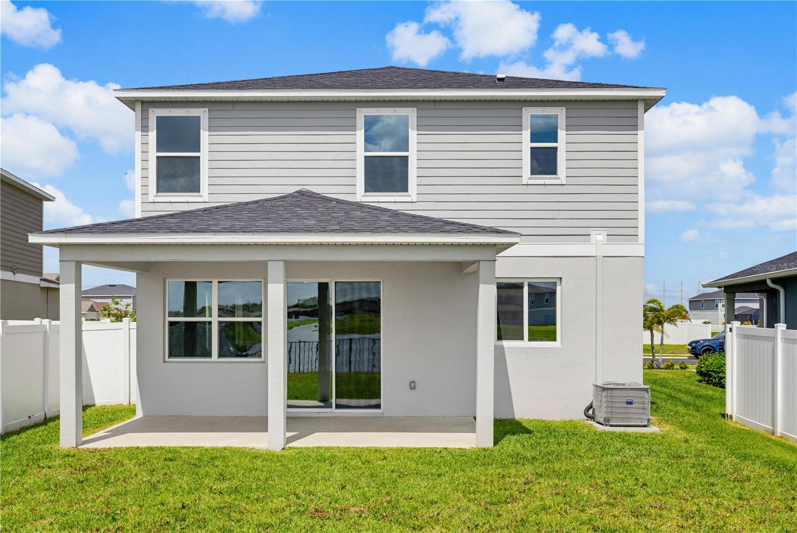 SAWGRASS LAKES PH I-III - Residential