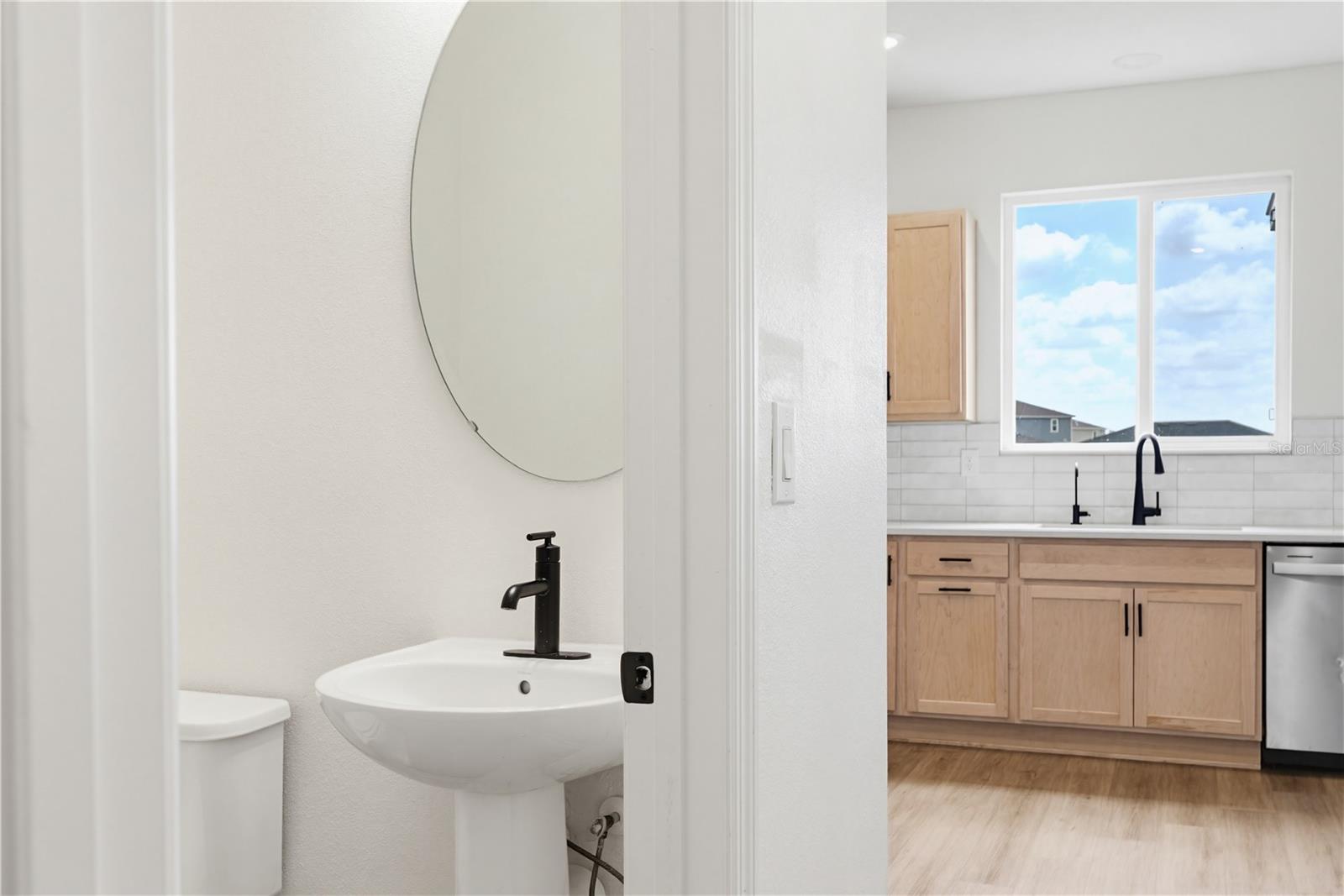 SAWGRASS LAKES PH I-III - Residential