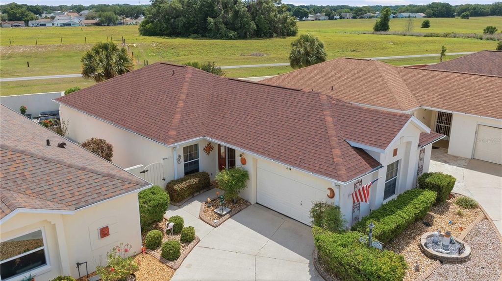 Photo of 511 Alameda Avenue, Lady Lake, FL 32159 (MLS # OM723281)