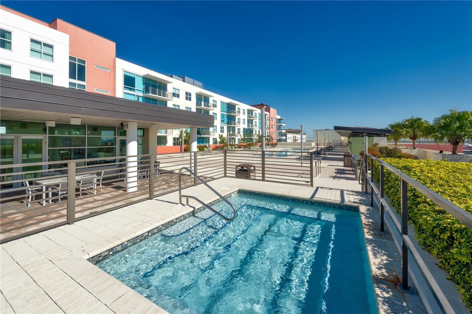 GRAND CENTRAL AT KENNEDY RESID - Residential Lease