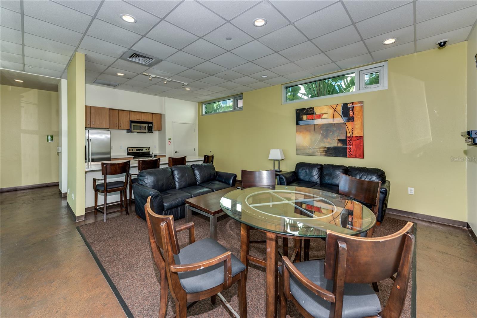 GRAND CENTRAL AT KENNEDY RESID - Residential Lease