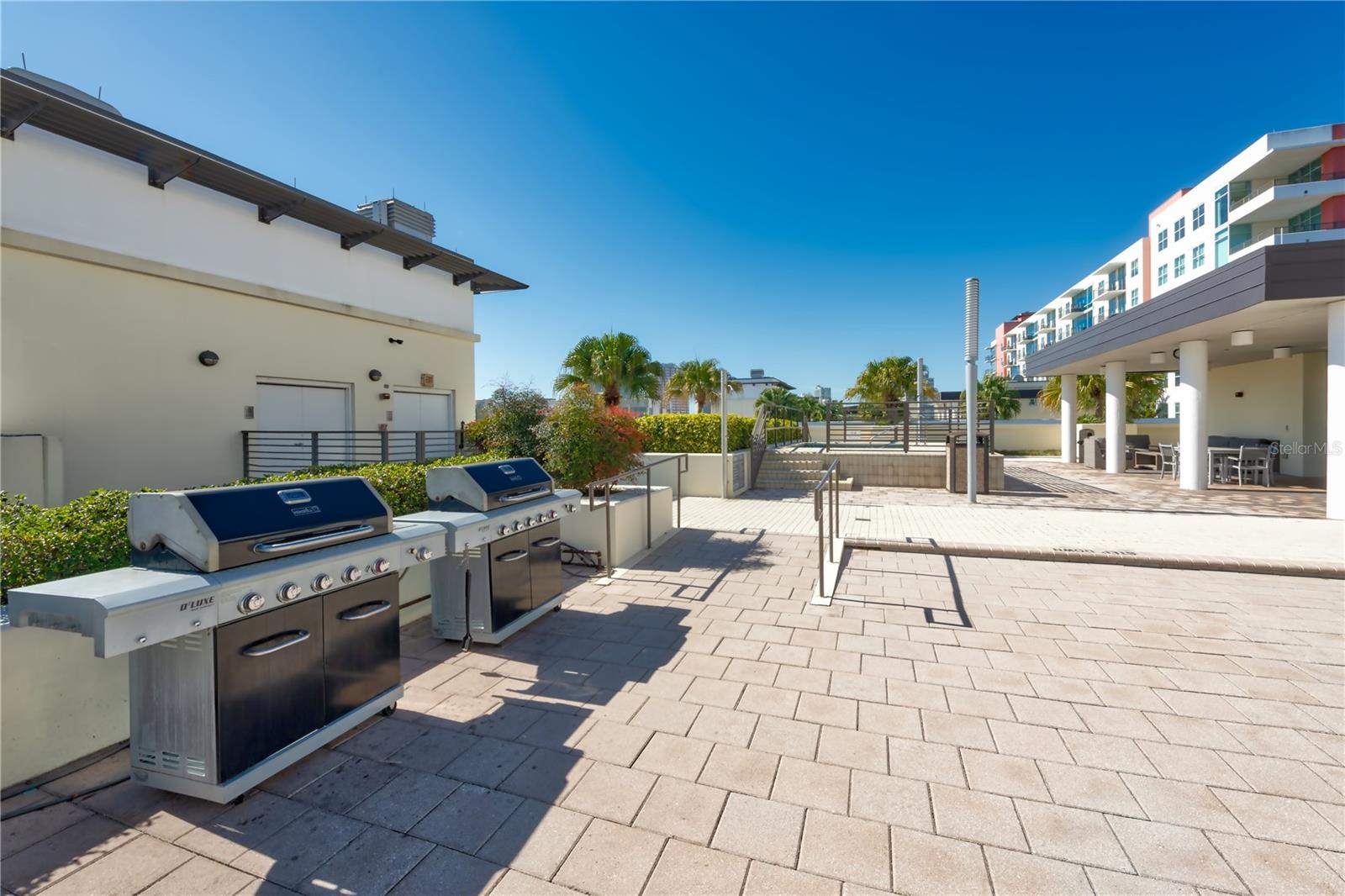 GRAND CENTRAL AT KENNEDY RESID - Residential Lease