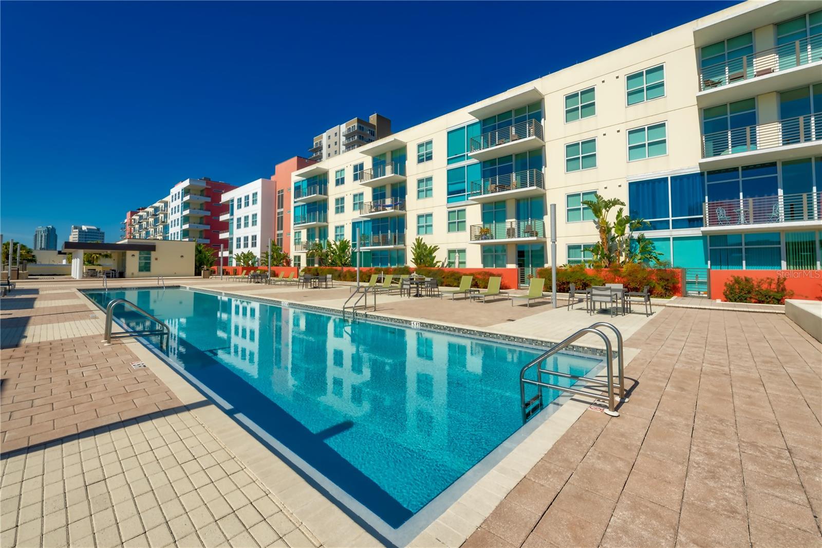 GRAND CENTRAL AT KENNEDY RESID - Residential Lease