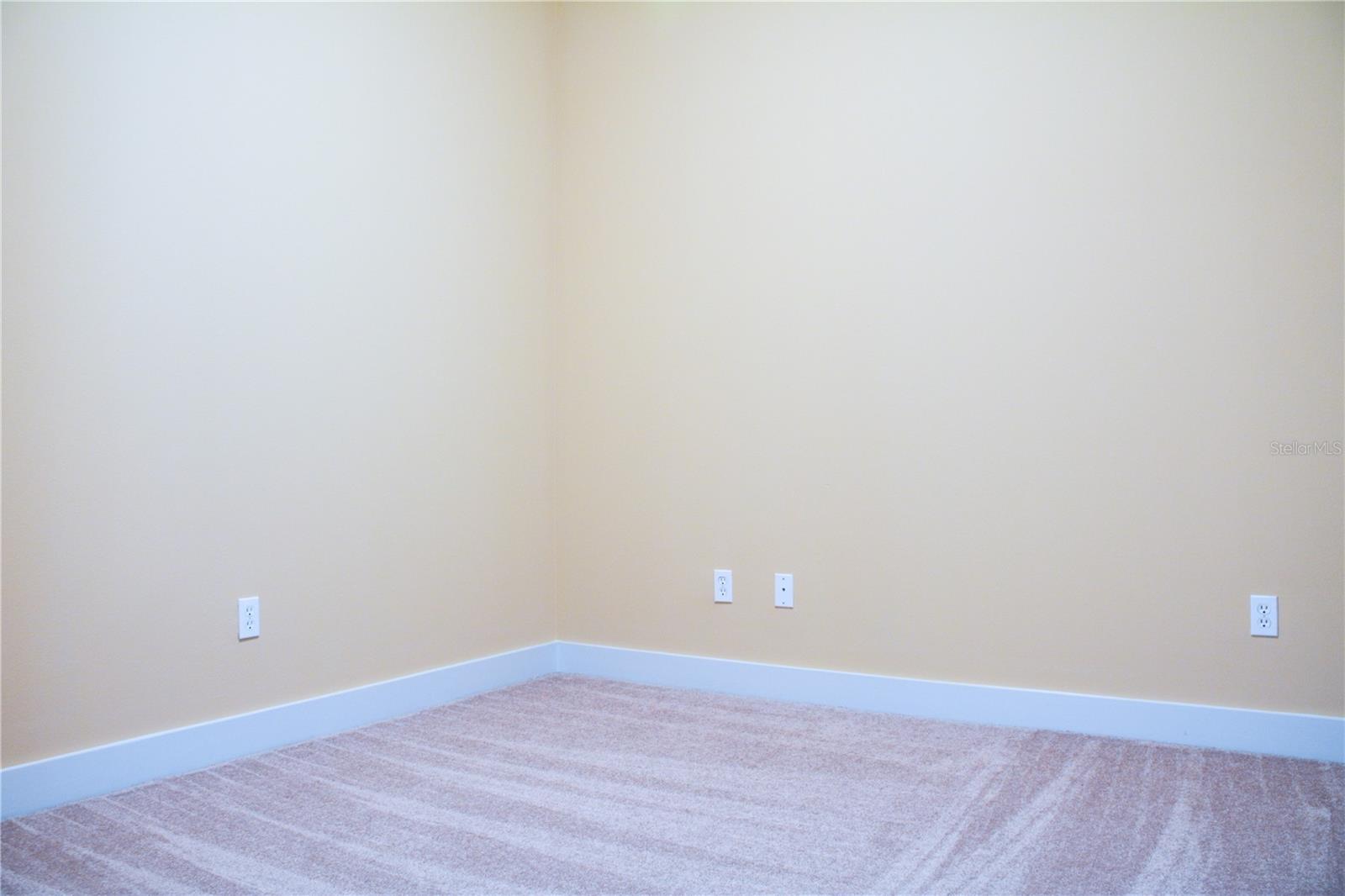 GRAND CENTRAL AT KENNEDY RESID - Residential Lease