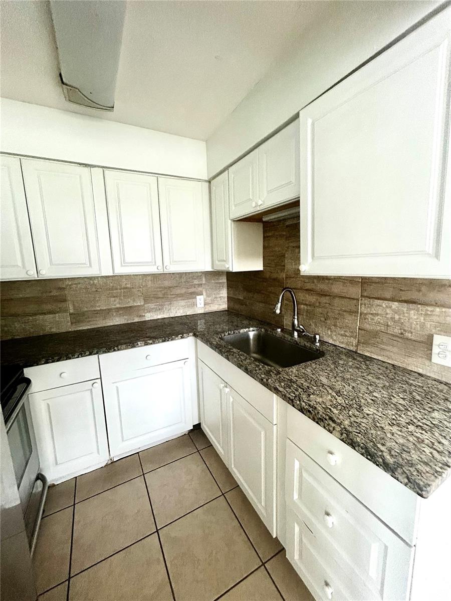 KENILWORTH - Residential Lease