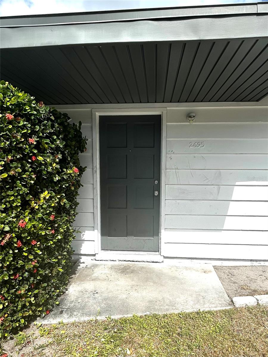 Welcome to this beautifully updated Sarasota home offering comfort, style, and convenience in one of the city’s most desirable locations. The kitchen and bathroom have been completely renovated, blending modern finishes with a warm, welcoming feel. Enjoy a spacious backyard and a cozy porch area, perfect for relaxing outdoors or entertaining guests. The driveway entrance is located on N Briggs Avenue, providing easy and private access away from main road traffic. This property is ideally located just minutes from Sarasota’s top attractions, including downtown Sarasota only about three minutes away, Bayfront Park approximately five minutes away, Marie Selby Botanical Gardens around six minutes away, St. Armands Circle and Lido Beach within fifteen minutes, and Siesta Key Beach about twenty minutes from the home. The Ringling Museum is roughly twelve minutes away, and University Town Center Mall can be reached in about fifteen minutes. With its unbeatable location, thoughtful renovations, and inviting outdoor spaces, this Sarasota rental offers the best of city living with the comfort of home.