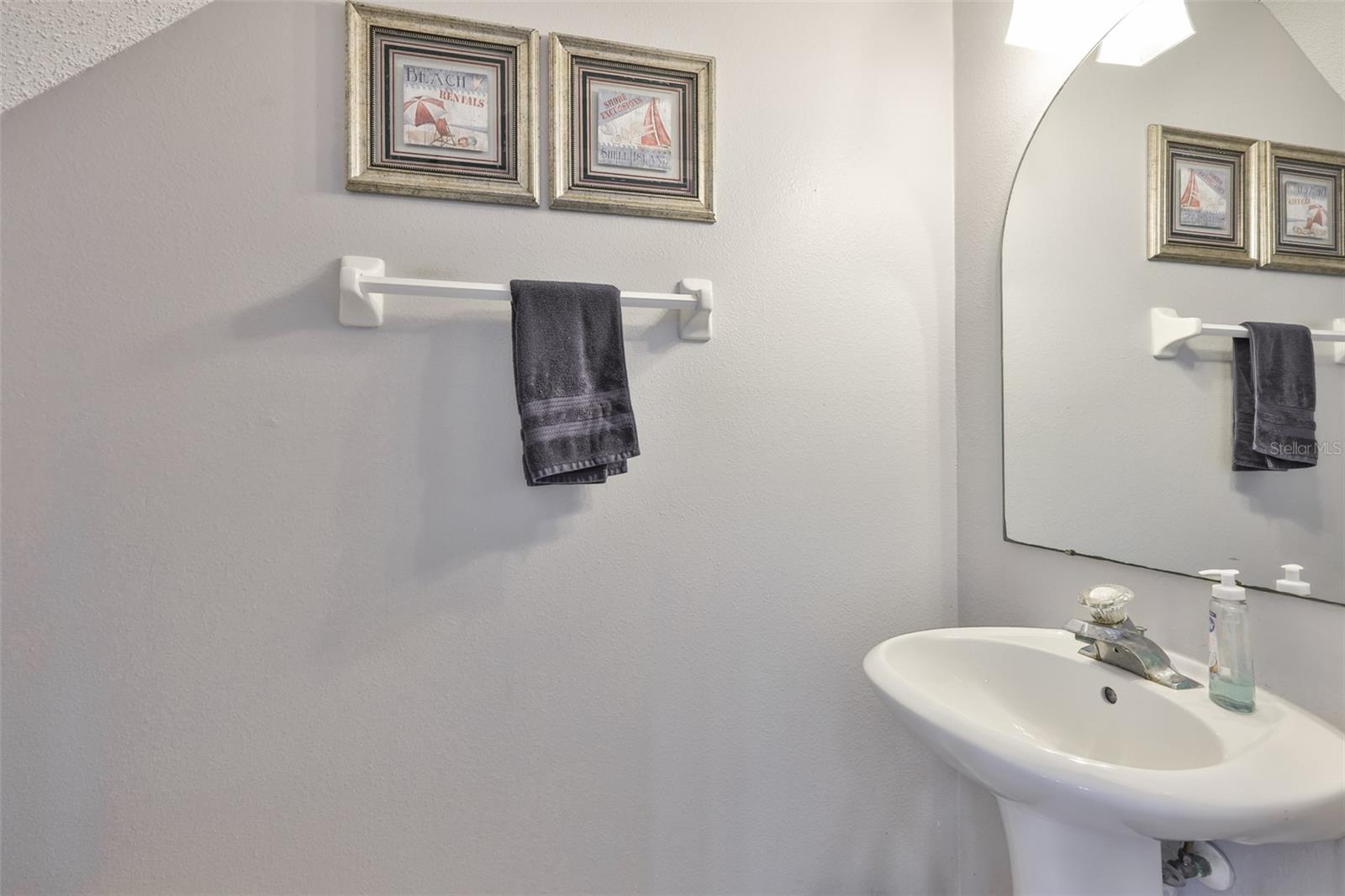 COUNTRYSIDE KEY - Residential