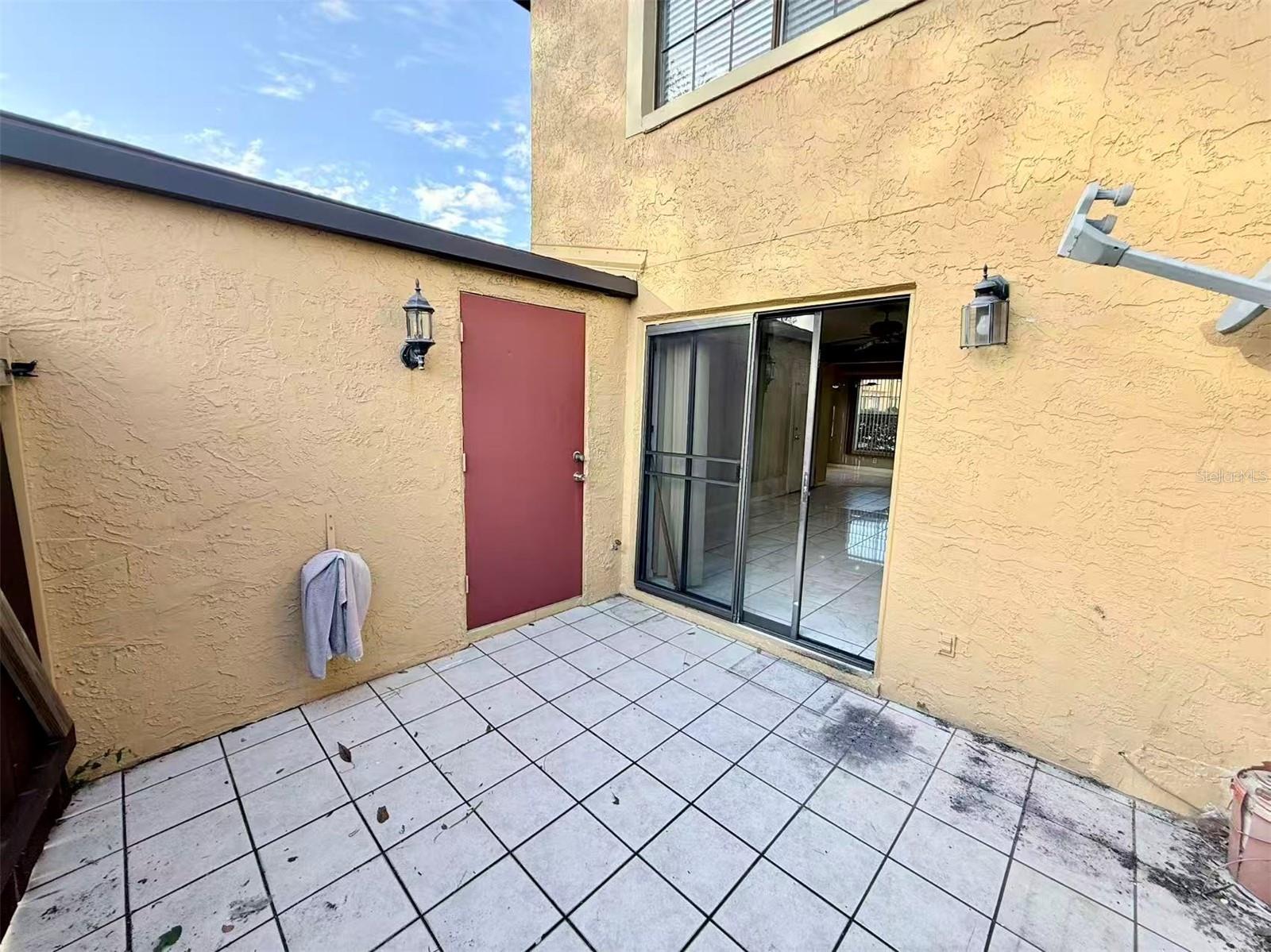 HIDDEN OAKS CONDO PH 10 - Residential