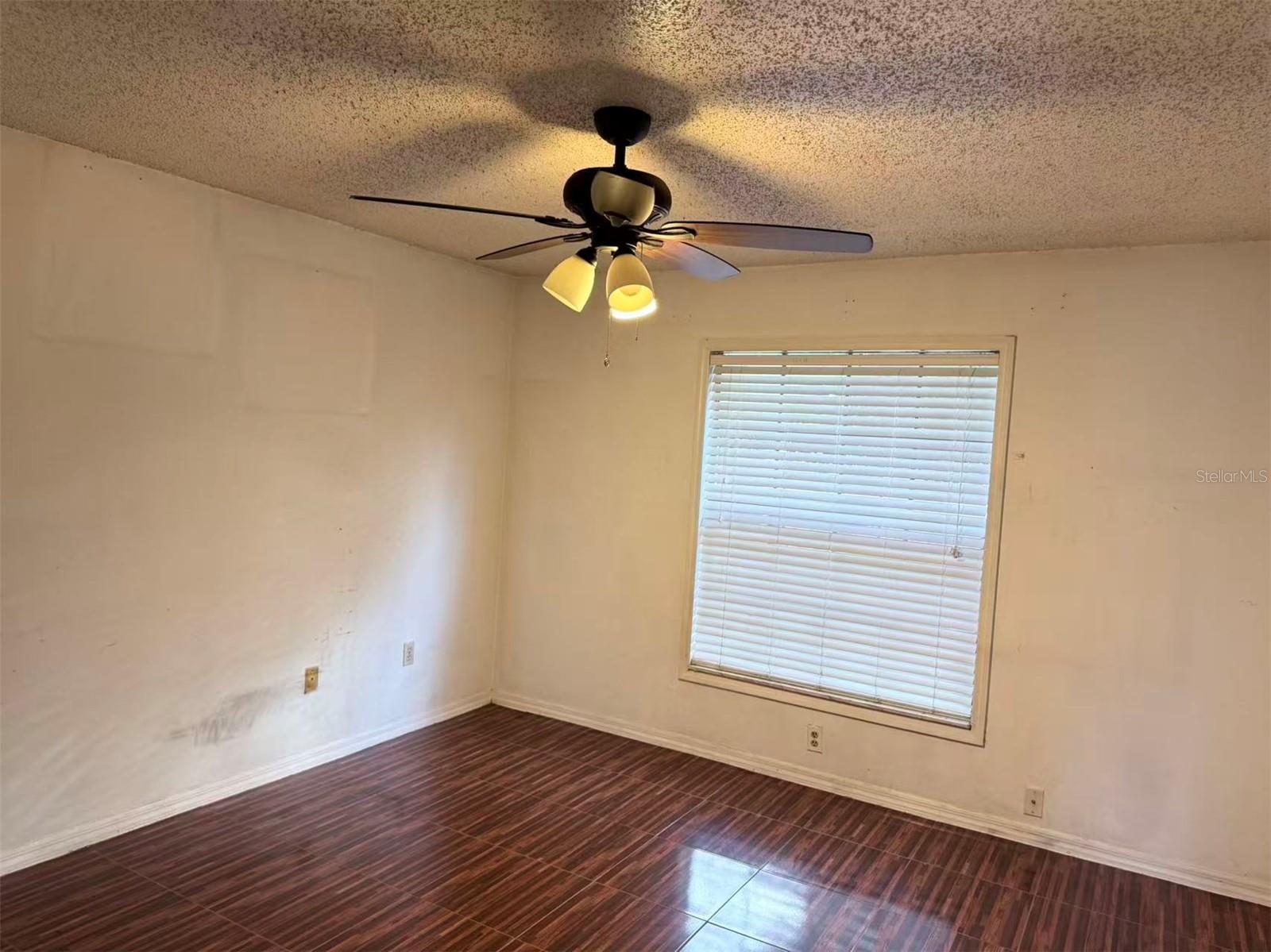 HIDDEN OAKS CONDO PH 10 - Residential