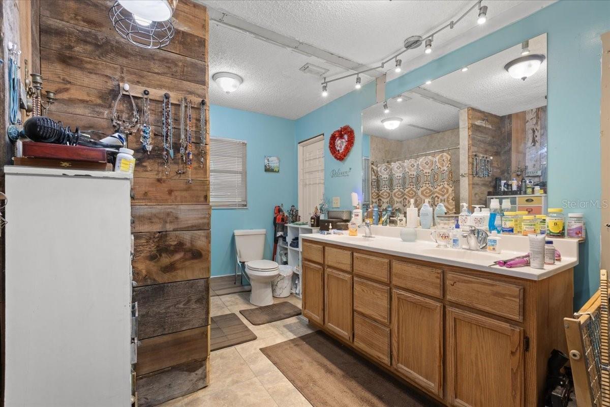 MANATEE FARMS ESTATES - Residential