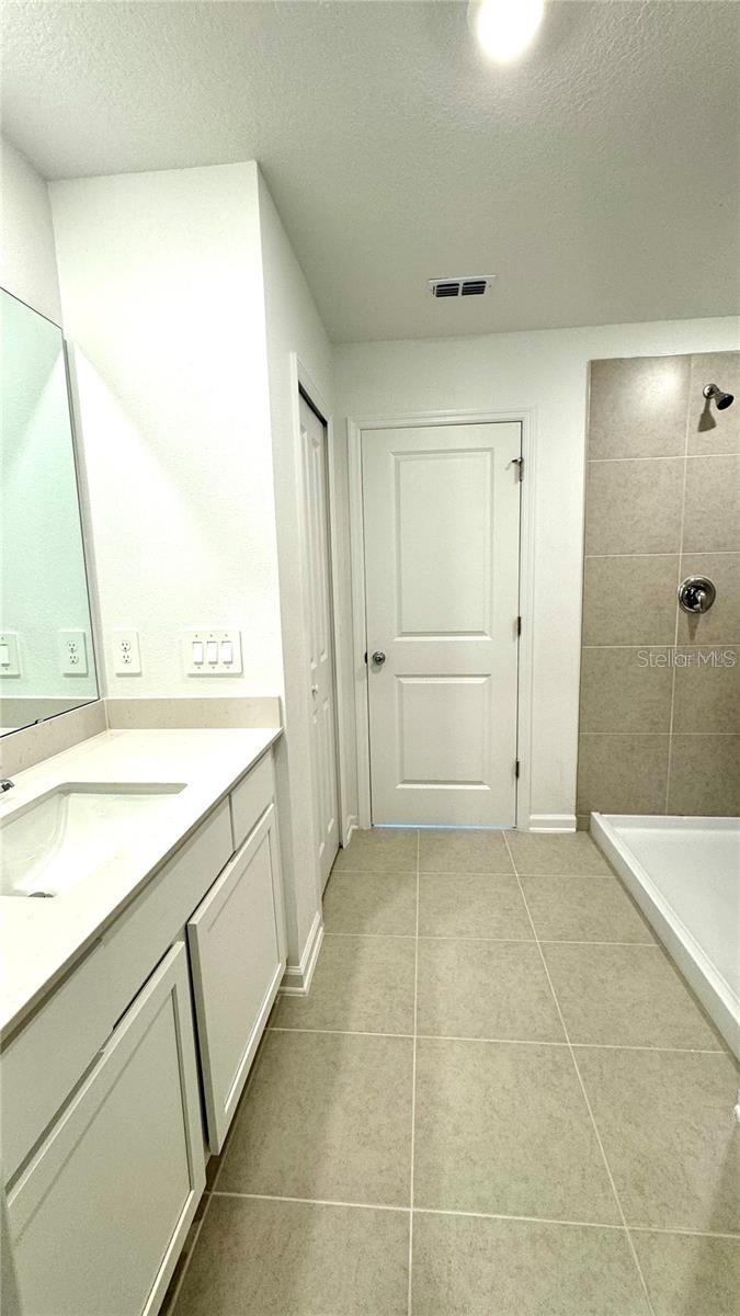 HUNT CLUB/LK WALES PH 1 - Residential Lease