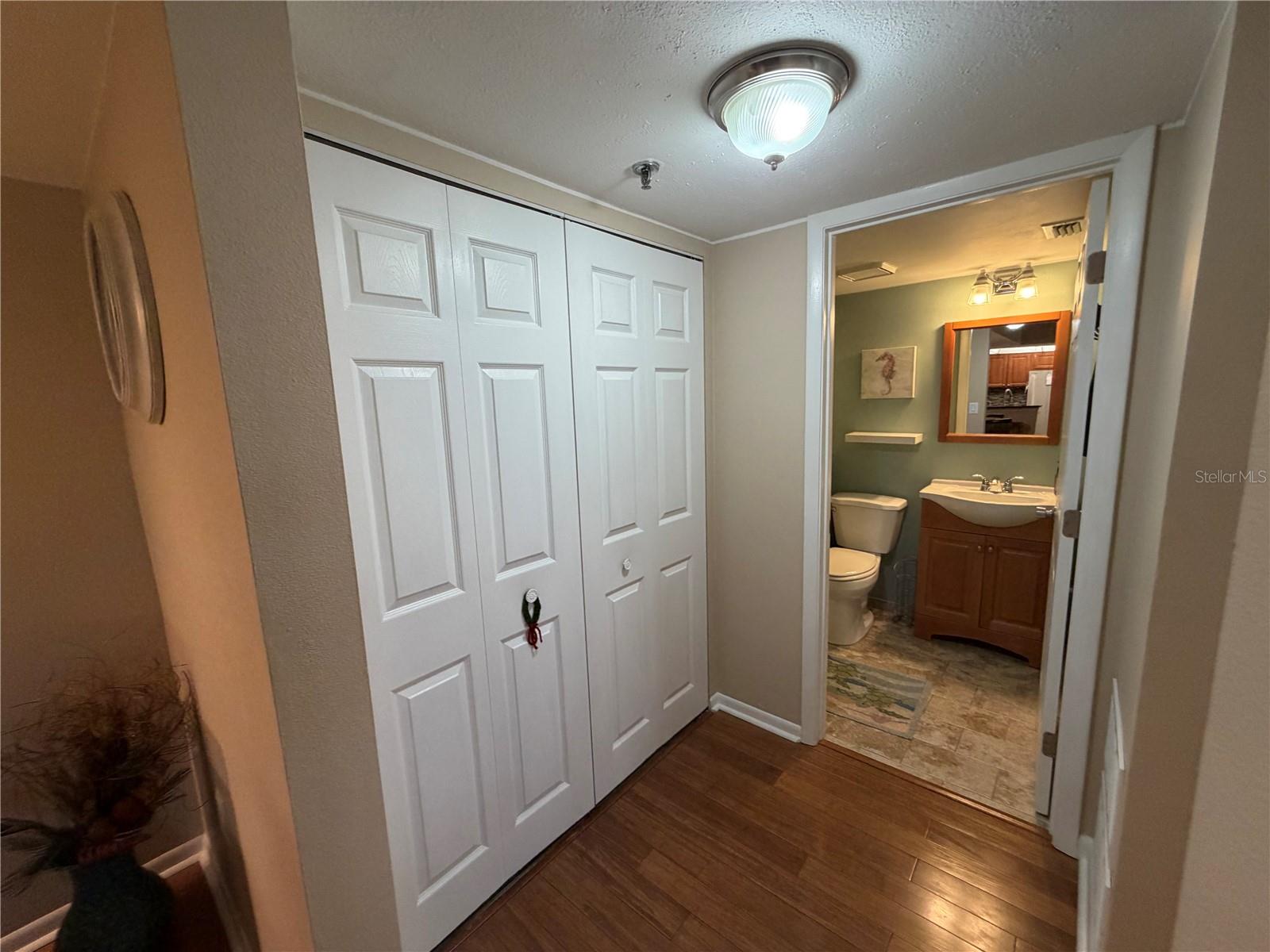 PROMENADES EAST - Residential Lease