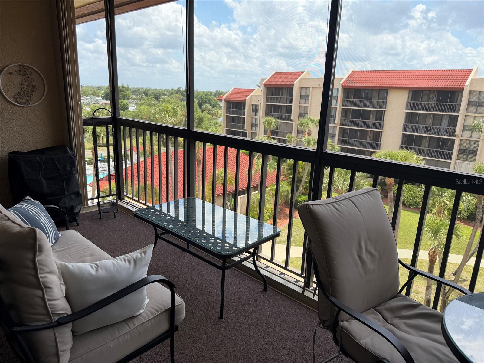PROMENADES EAST - Residential Lease