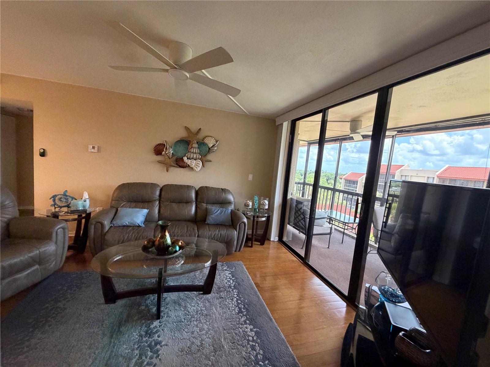 PROMENADES EAST - Residential Lease