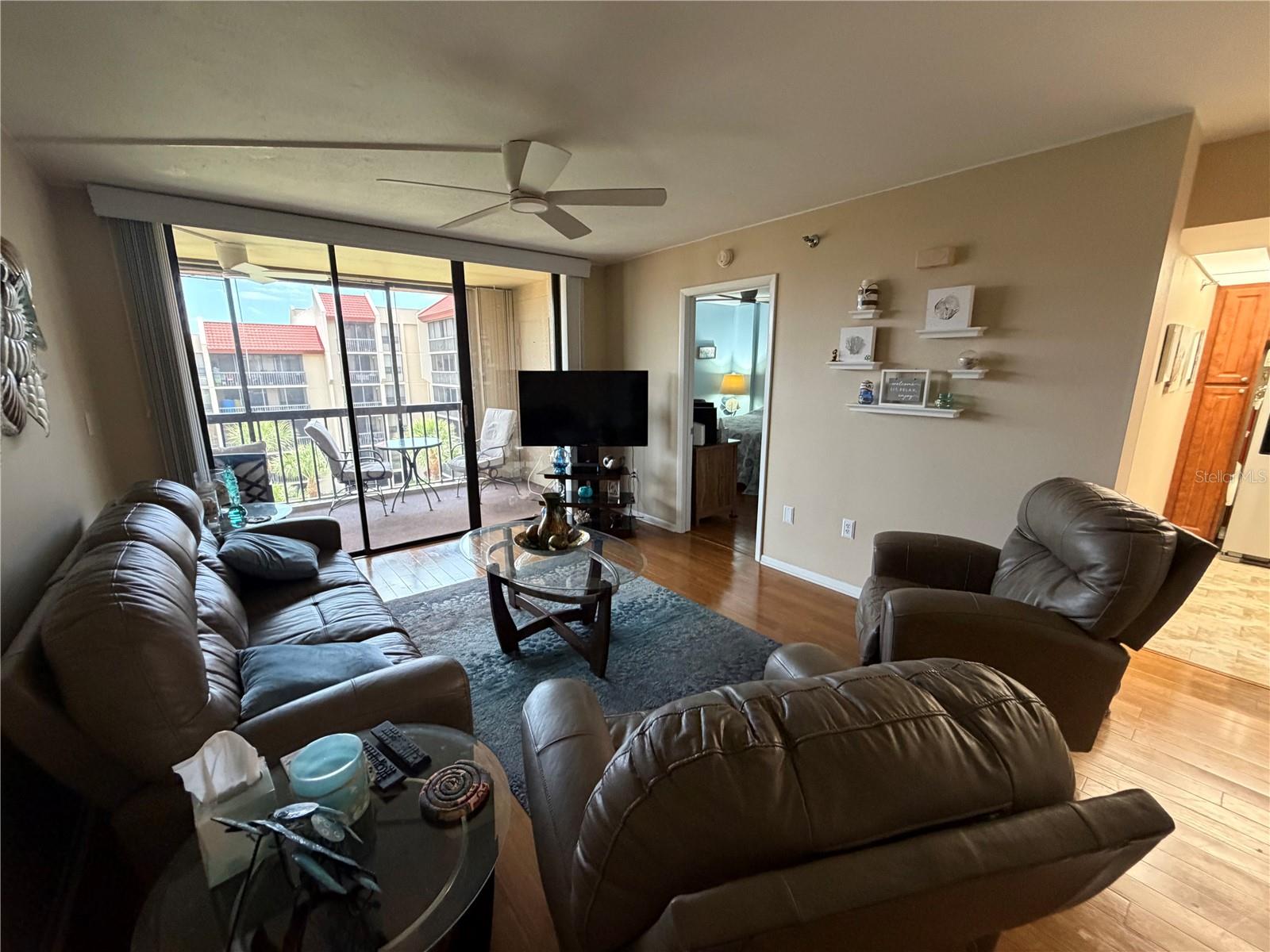 PROMENADES EAST - Residential Lease