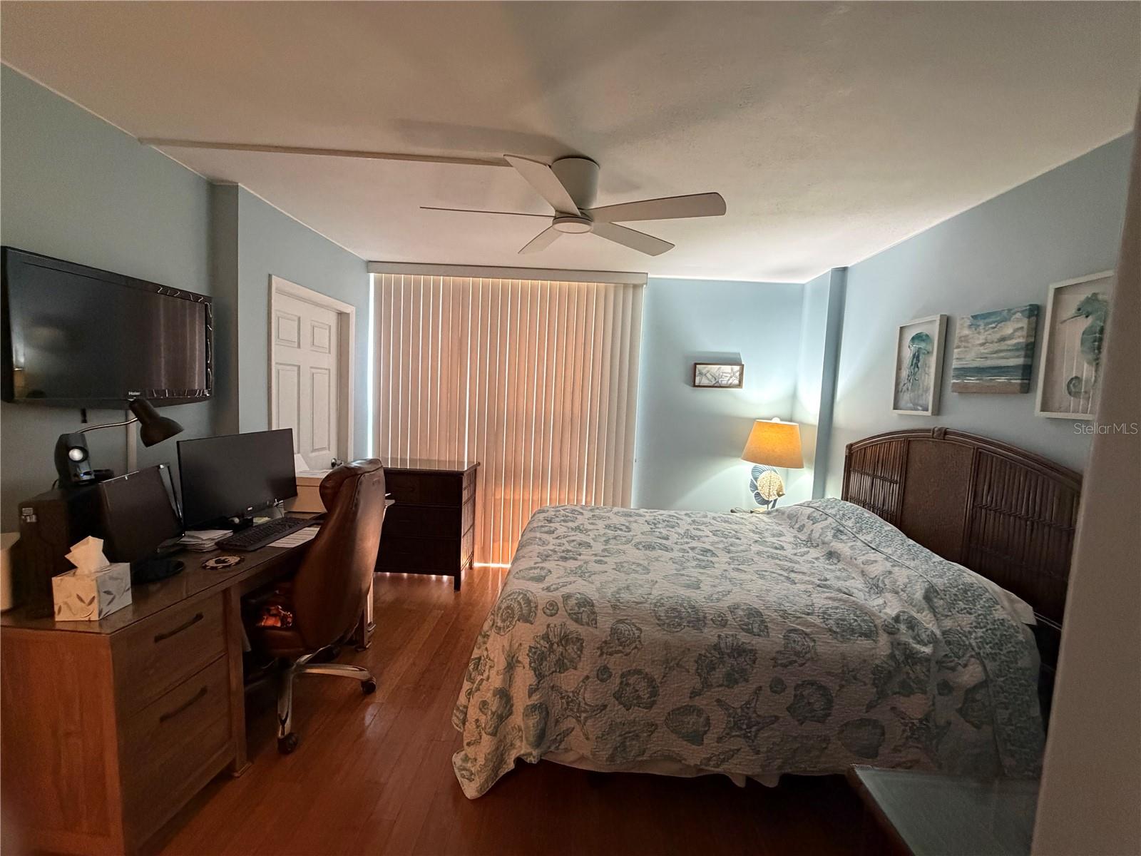 PROMENADES EAST - Residential Lease