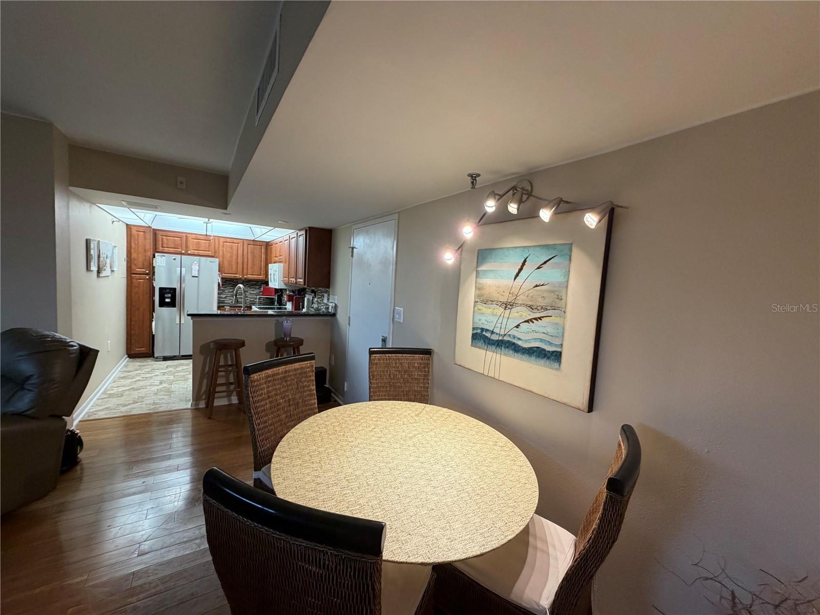 PROMENADES EAST - Residential Lease