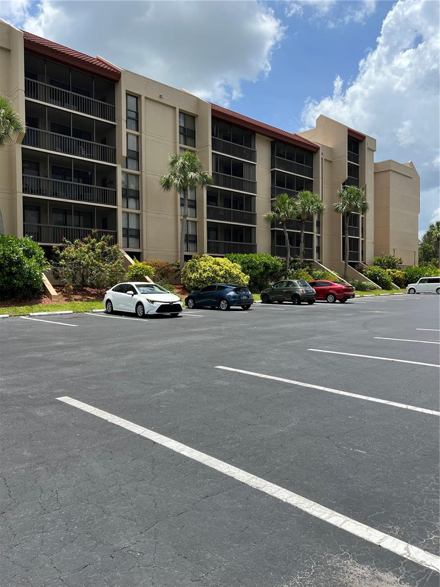 PROMENADES EAST - Residential Lease