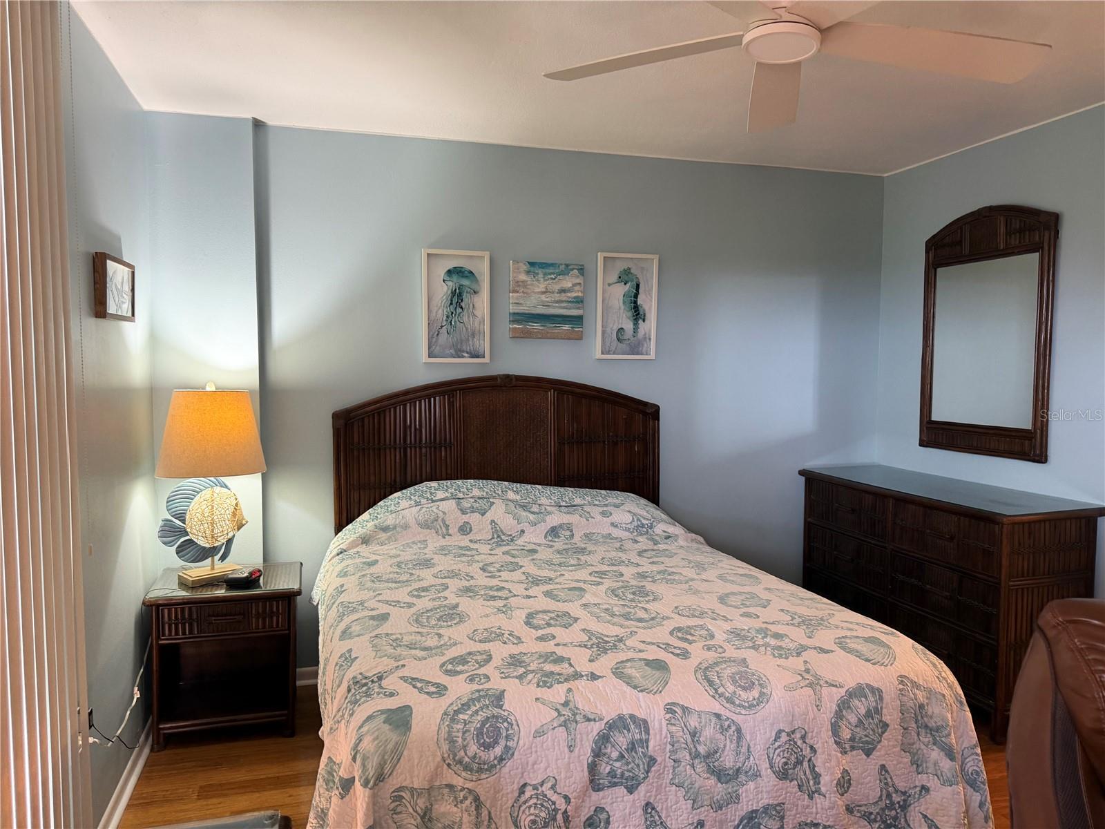 PROMENADES EAST - Residential Lease