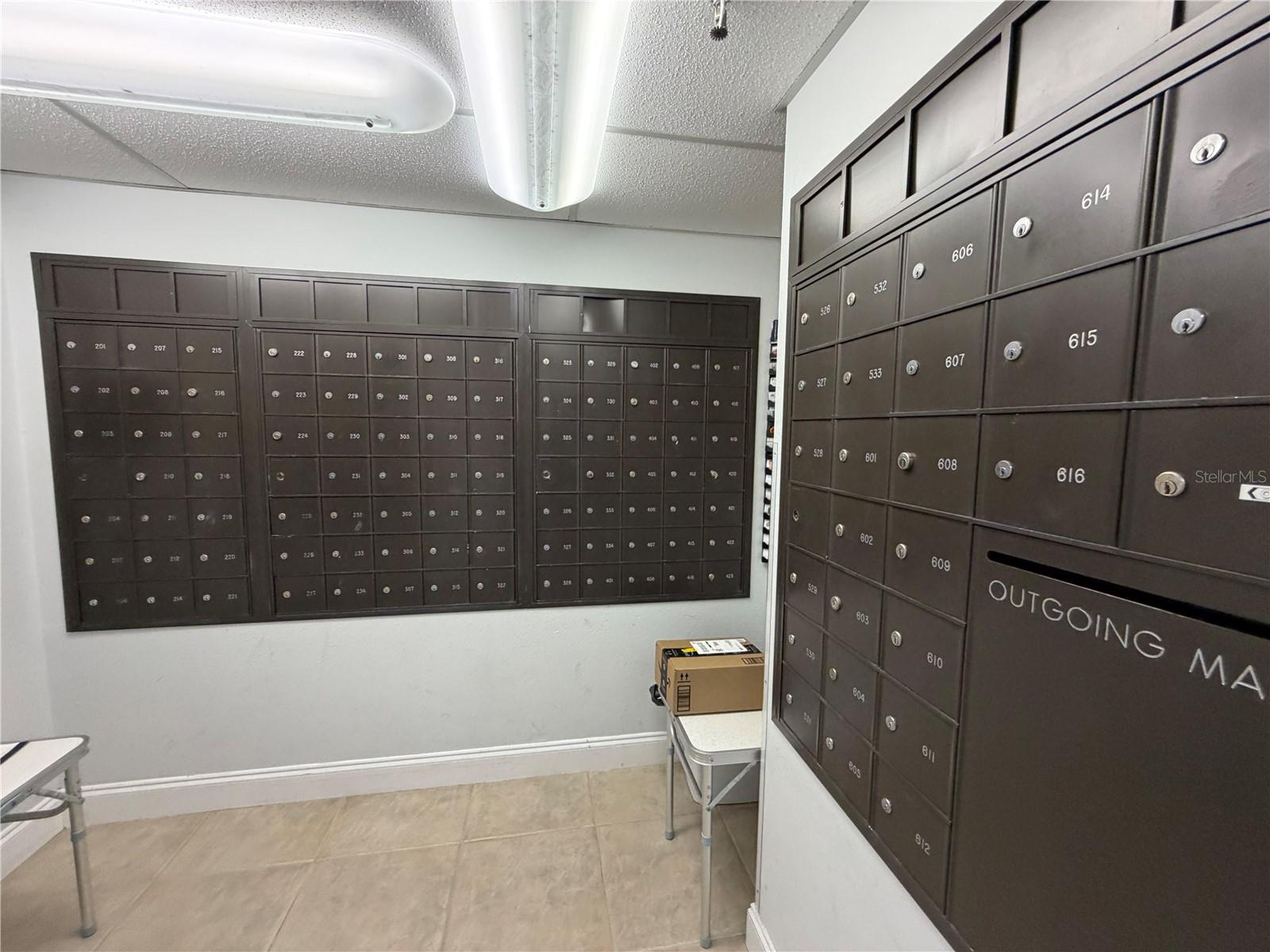 PROMENADES EAST - Residential Lease