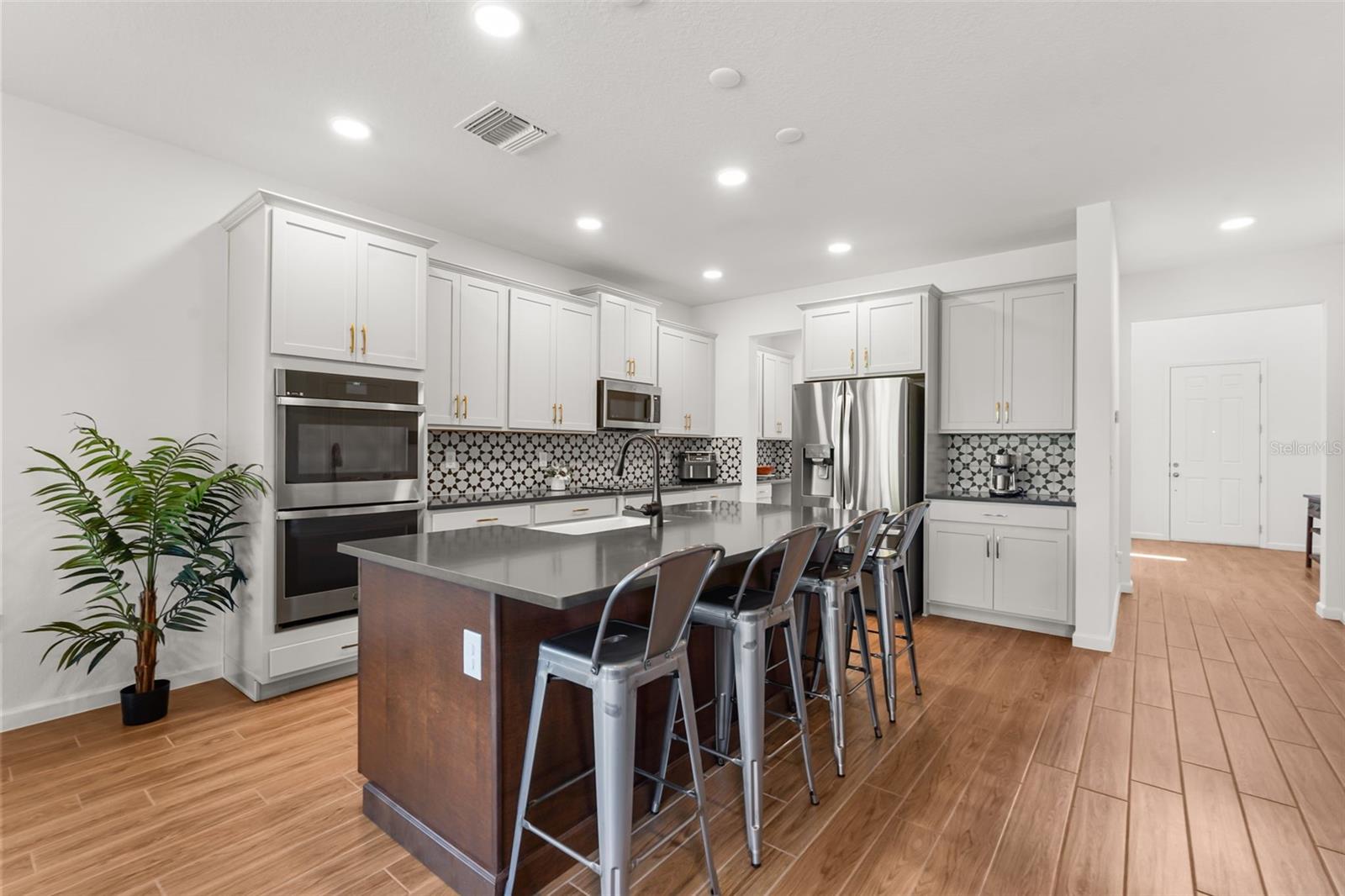 ESTATES AT RIVERCREST - Residential