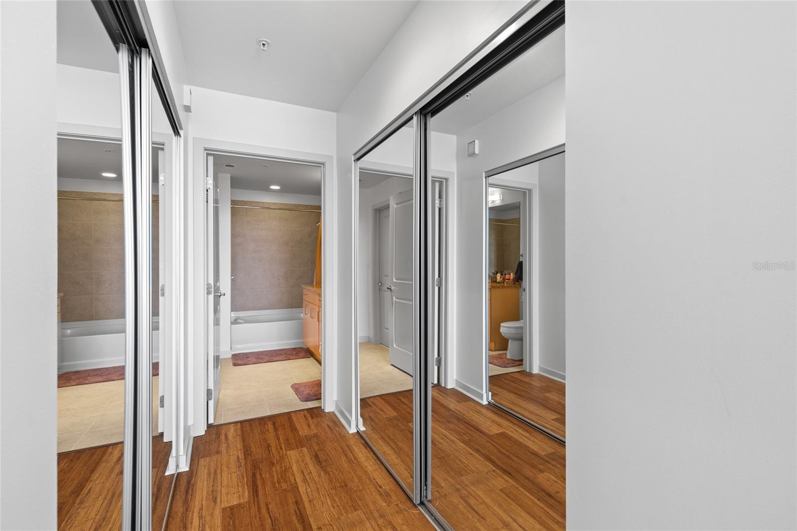 SOLAIRE/PLAZA CONDO - Residential