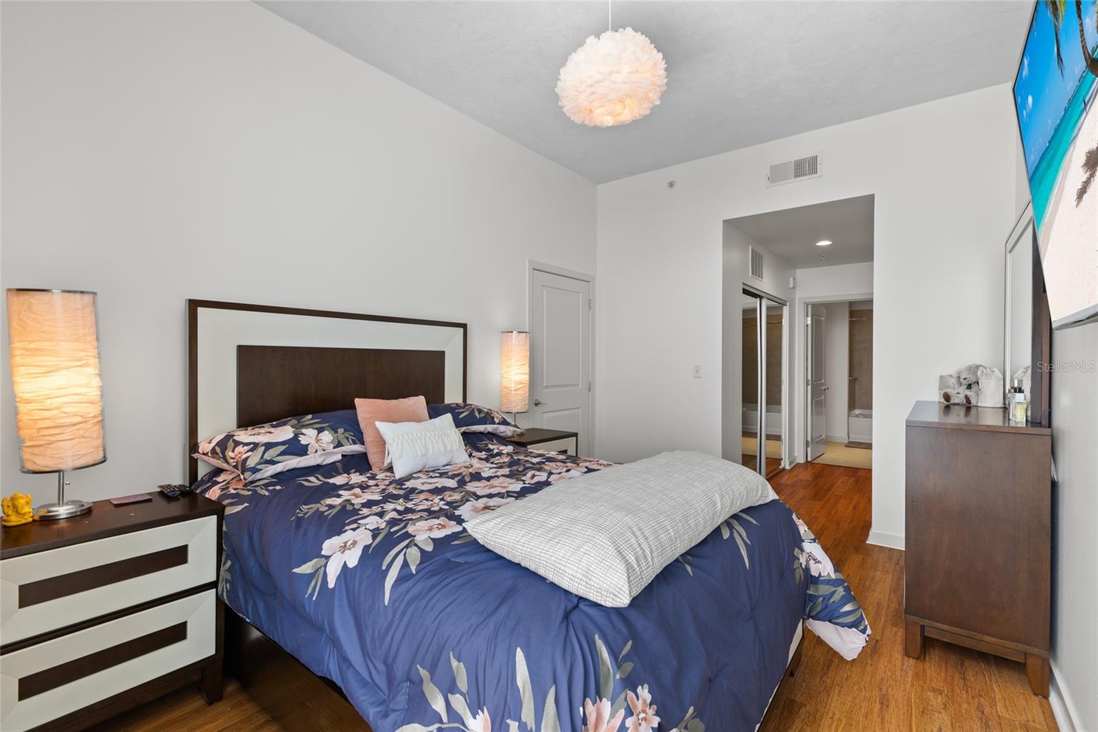 SOLAIRE/PLAZA CONDO - Residential