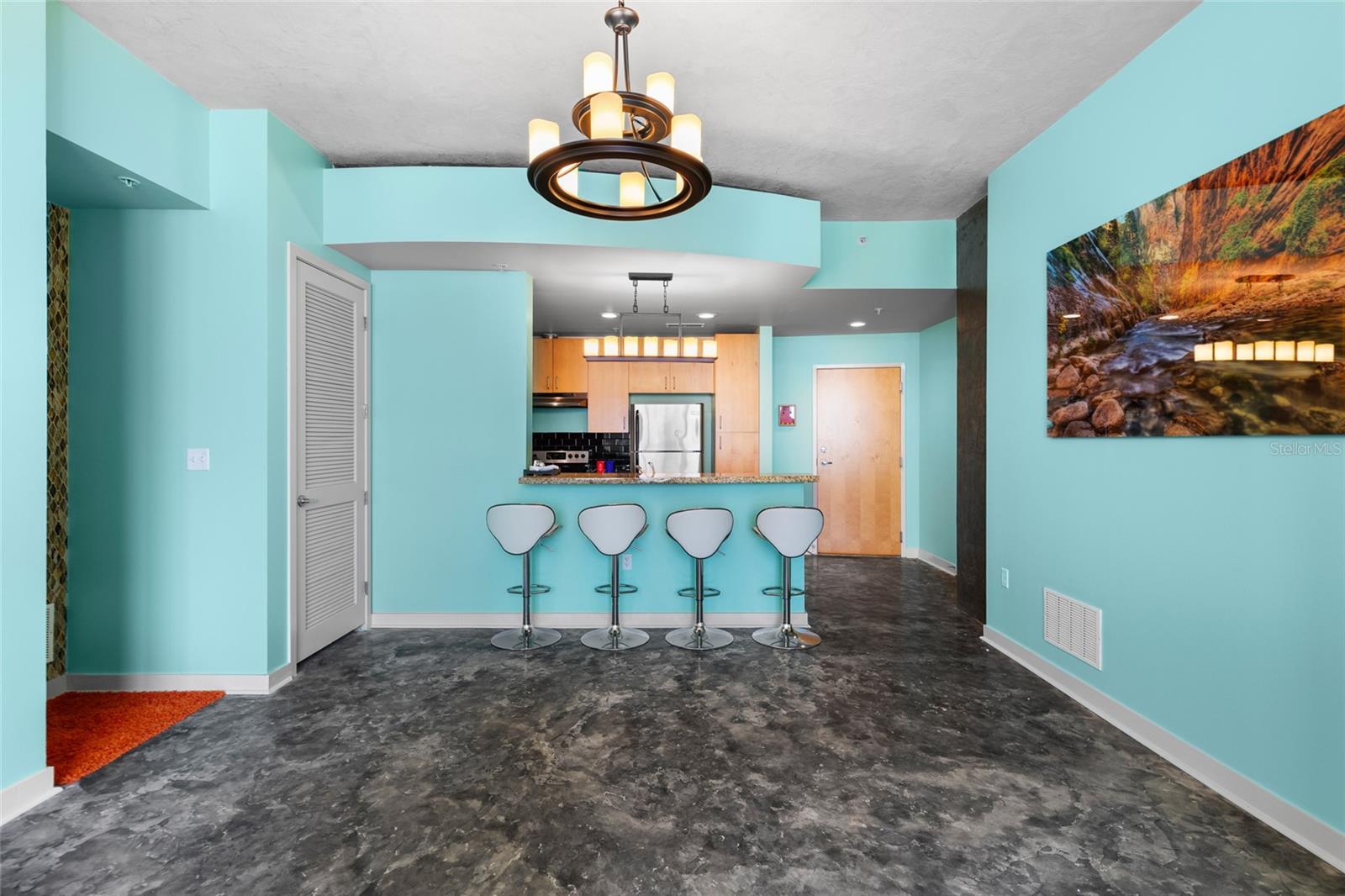 SOLAIRE/PLAZA CONDO - Residential