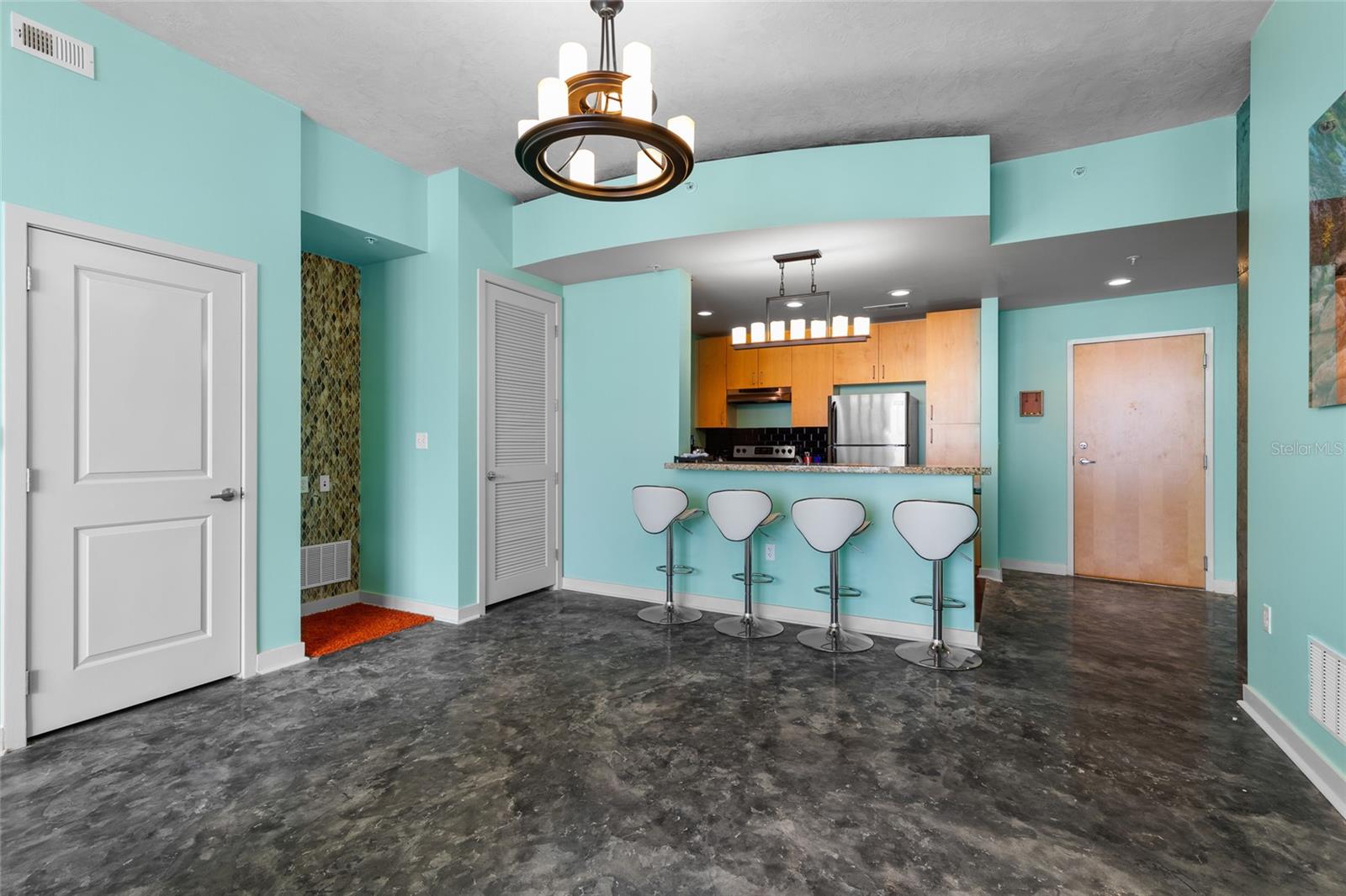 SOLAIRE/PLAZA CONDO - Residential