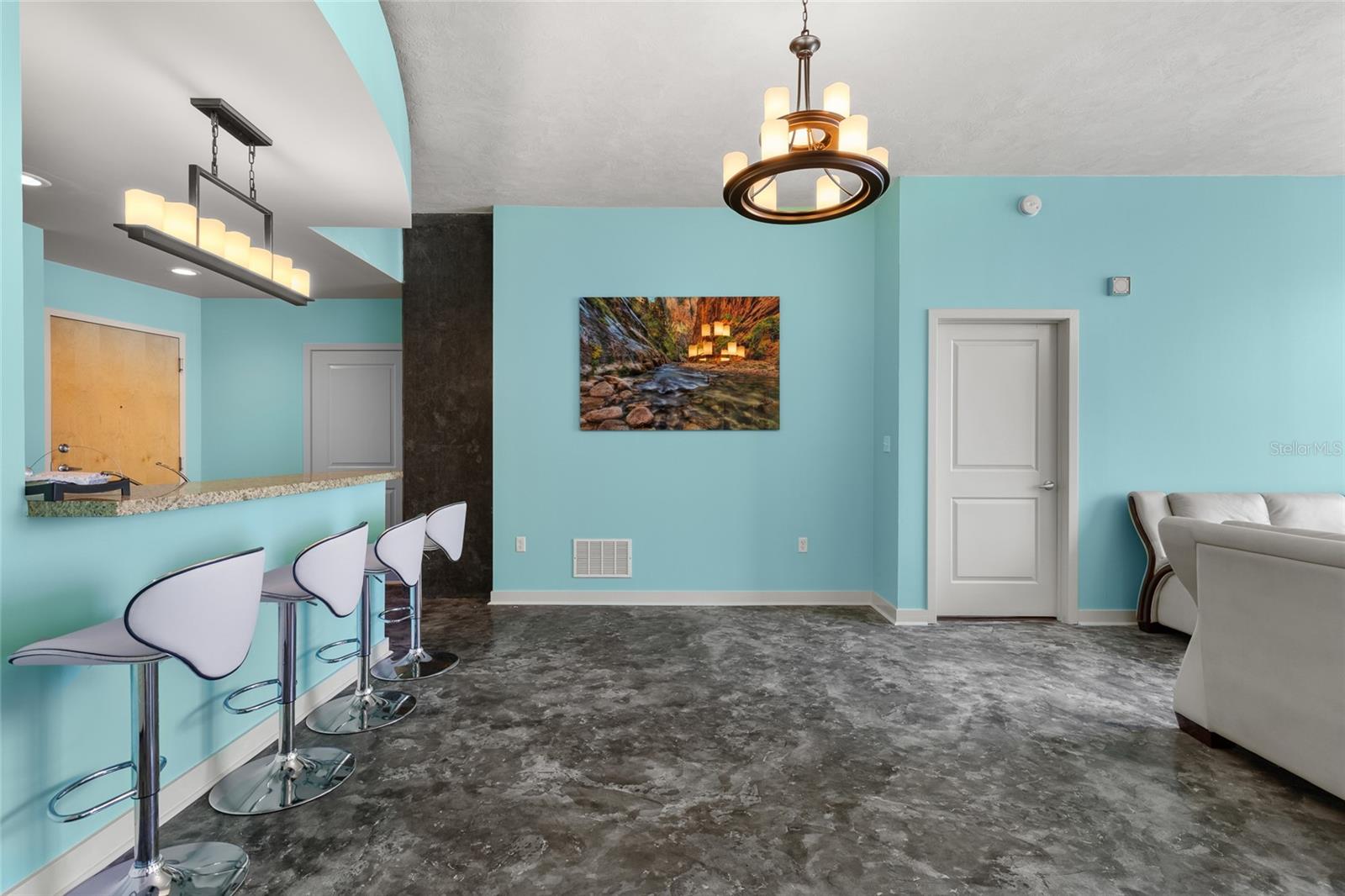 SOLAIRE/PLAZA CONDO - Residential