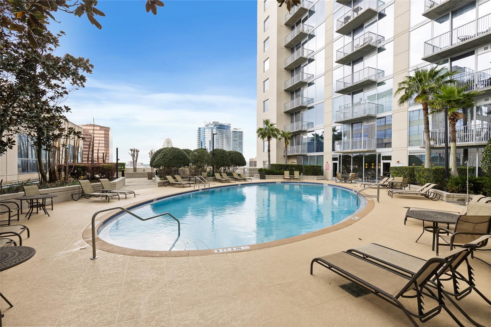 SOLAIRE/PLAZA CONDO - Residential