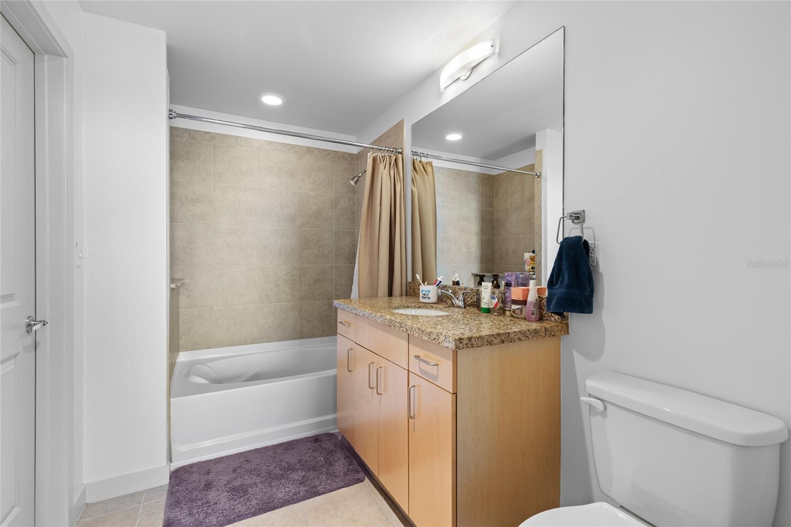 SOLAIRE/PLAZA CONDO - Residential