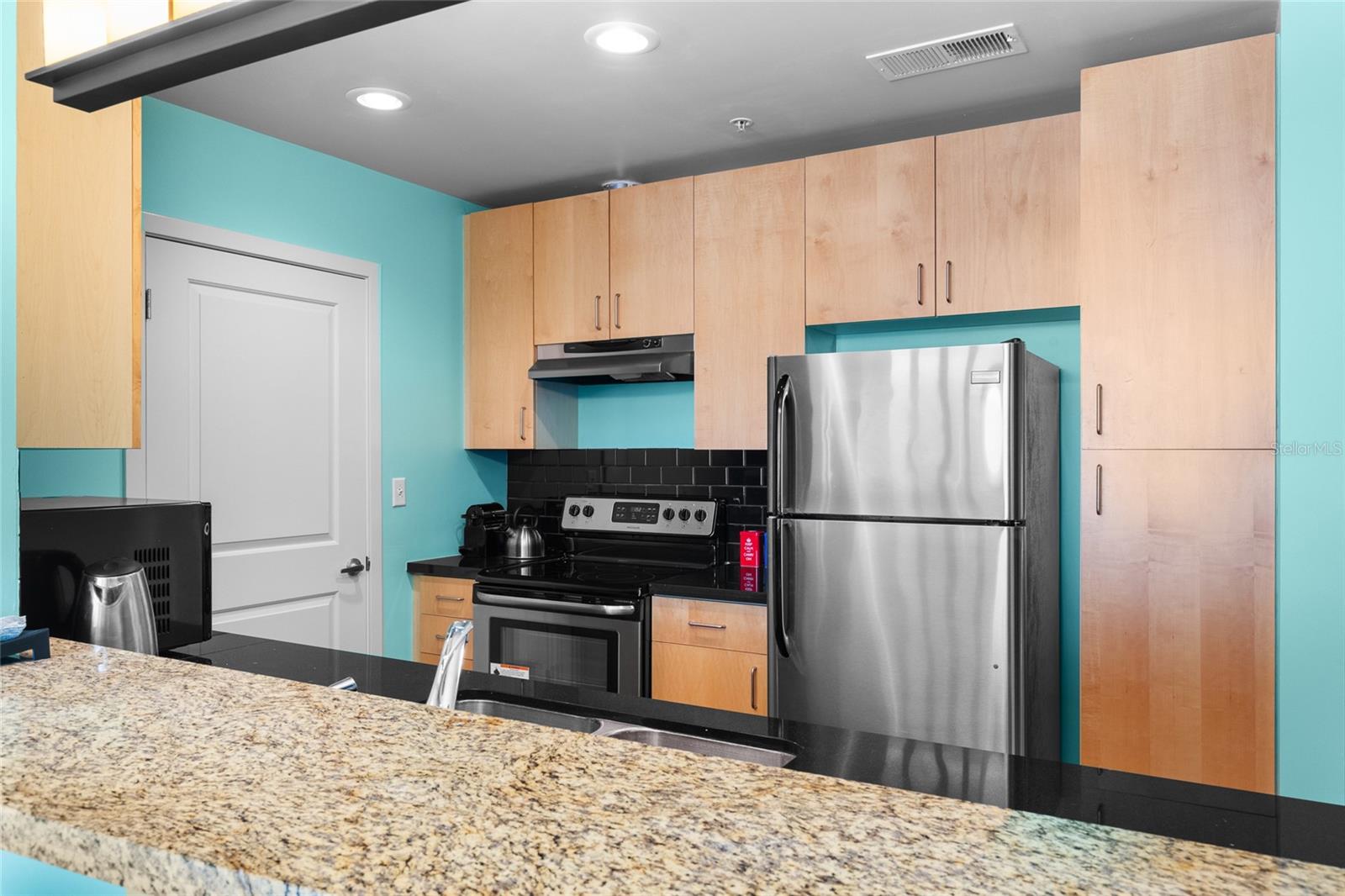 SOLAIRE/PLAZA CONDO - Residential