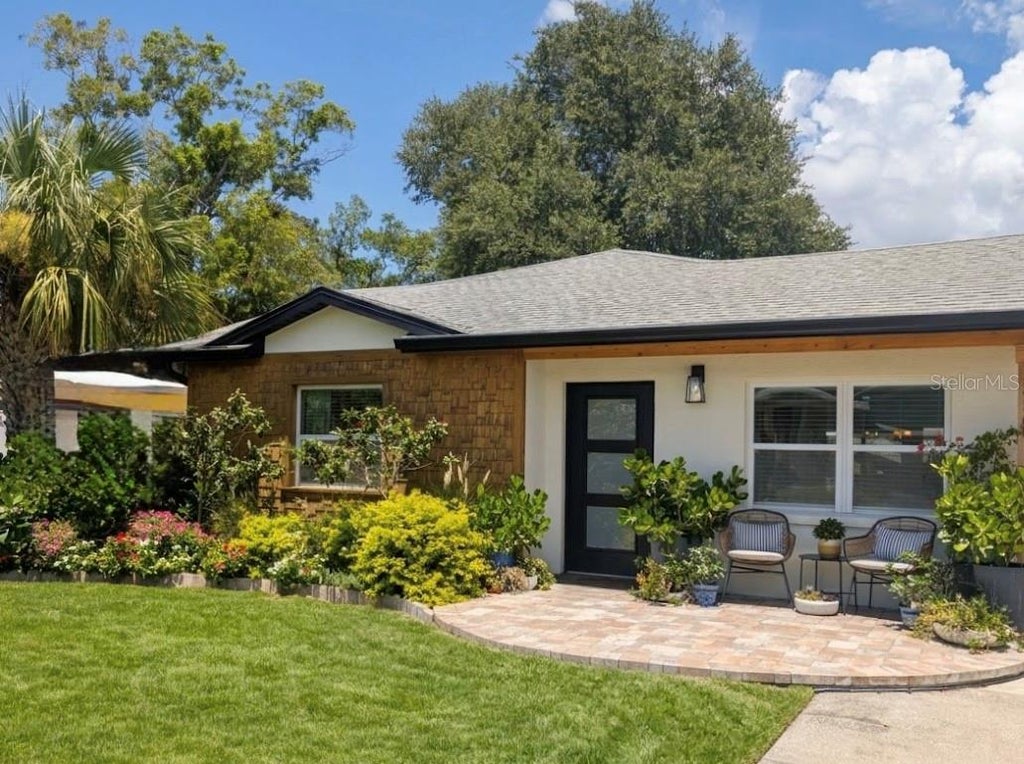 Photo of 3509 W Rogers Avenue, Tampa, FL 33611 (MLS # TB8554449)